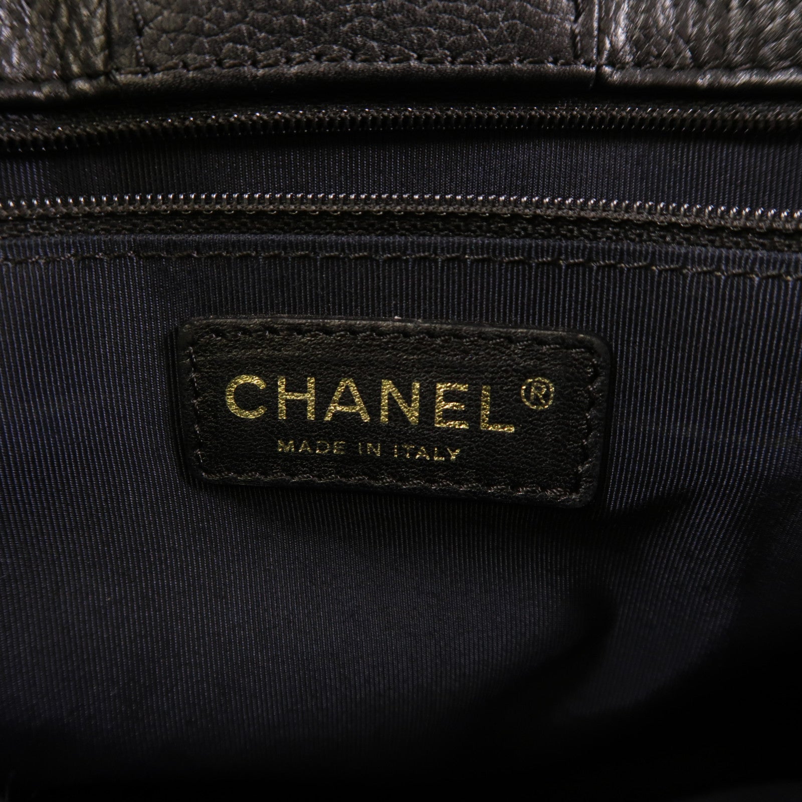 CHANEL 牛皮皮革Shoulder Bag金扣肩背袋