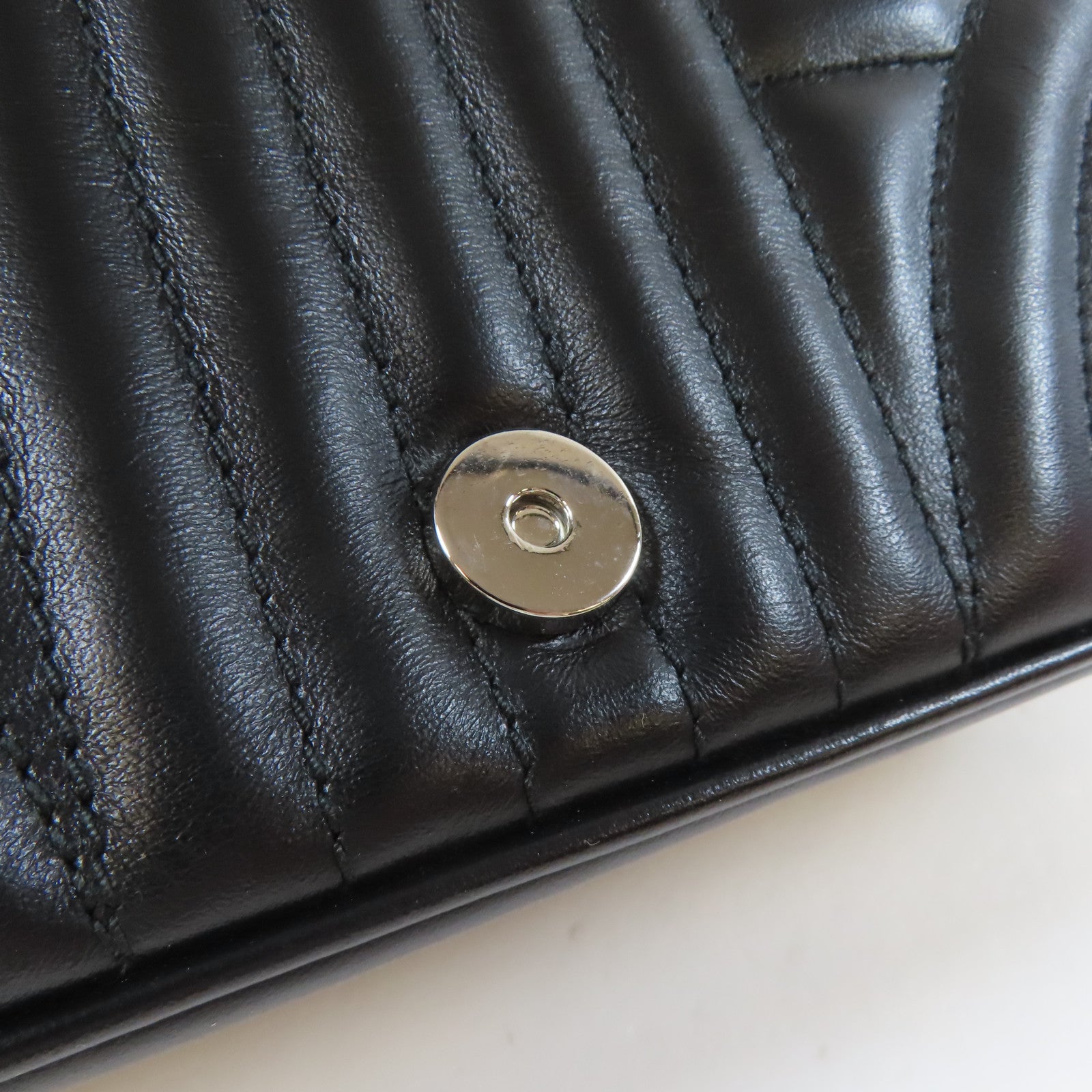 PRADA 牛皮皮革Chain Shoulder Bag銀扣鏈帶肩背袋黑色