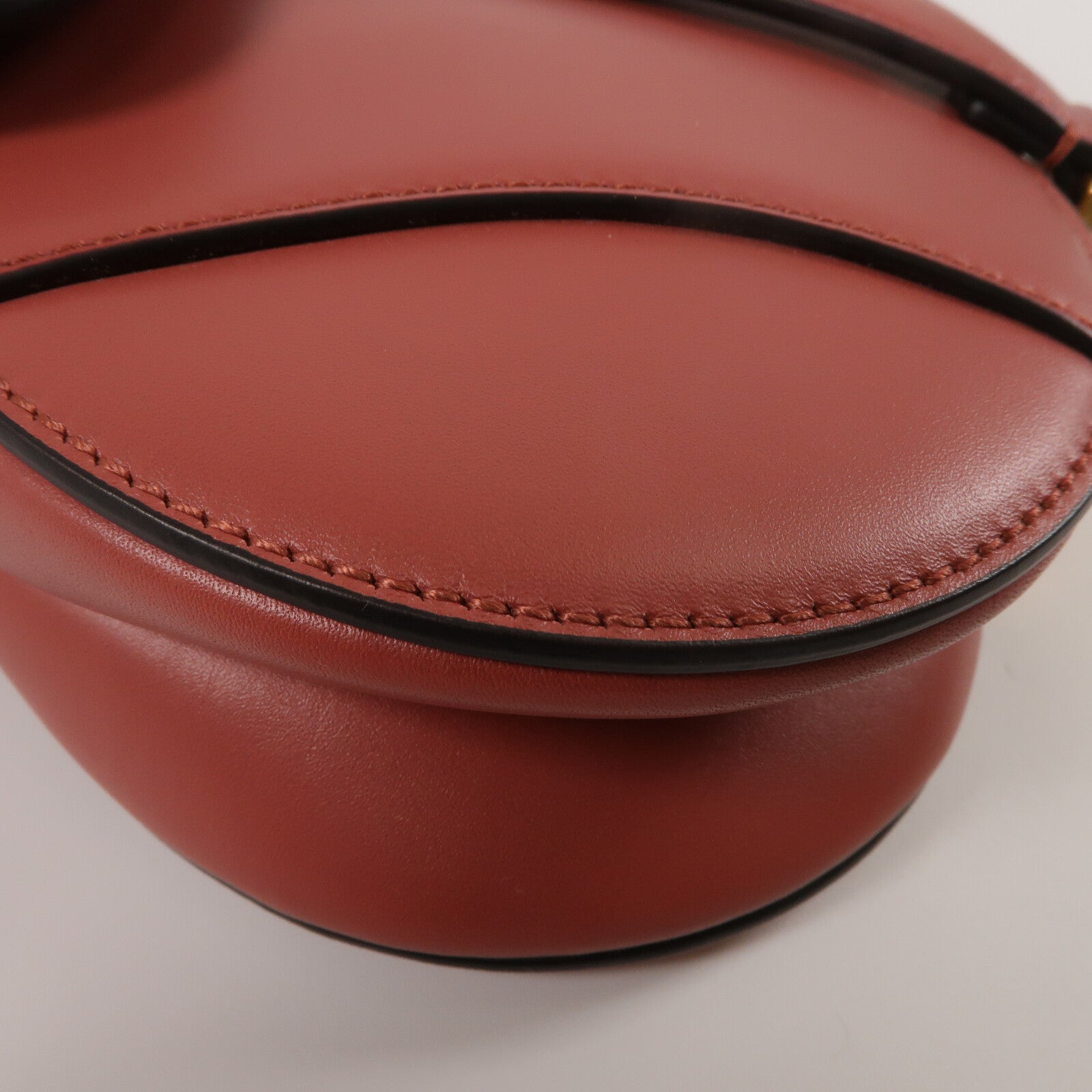 Dior 牛皮皮革Mini Saddle肩背袋