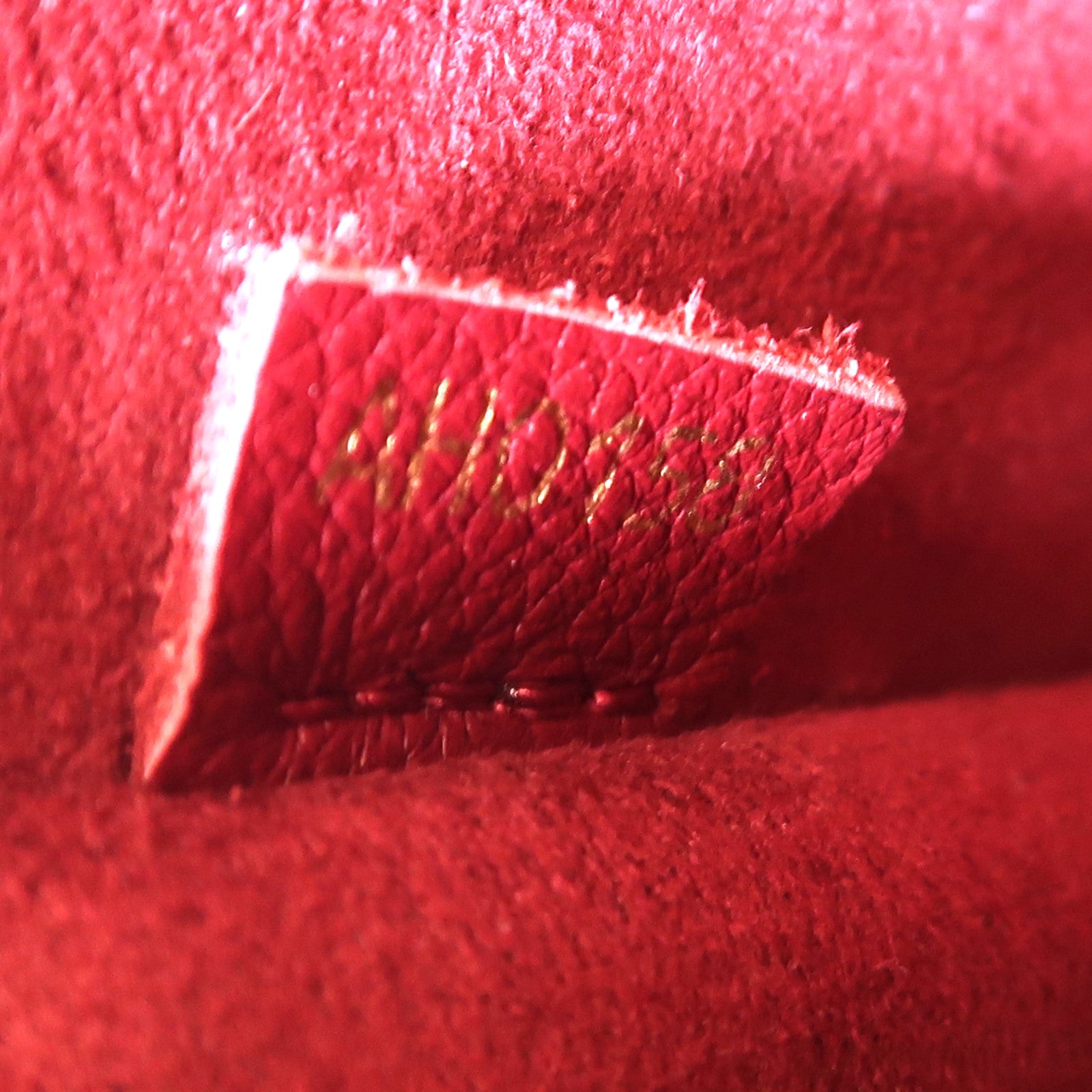 LOUIS VUITTON 【激減優惠】Monogram Victoire金扣鏈帶肩背袋