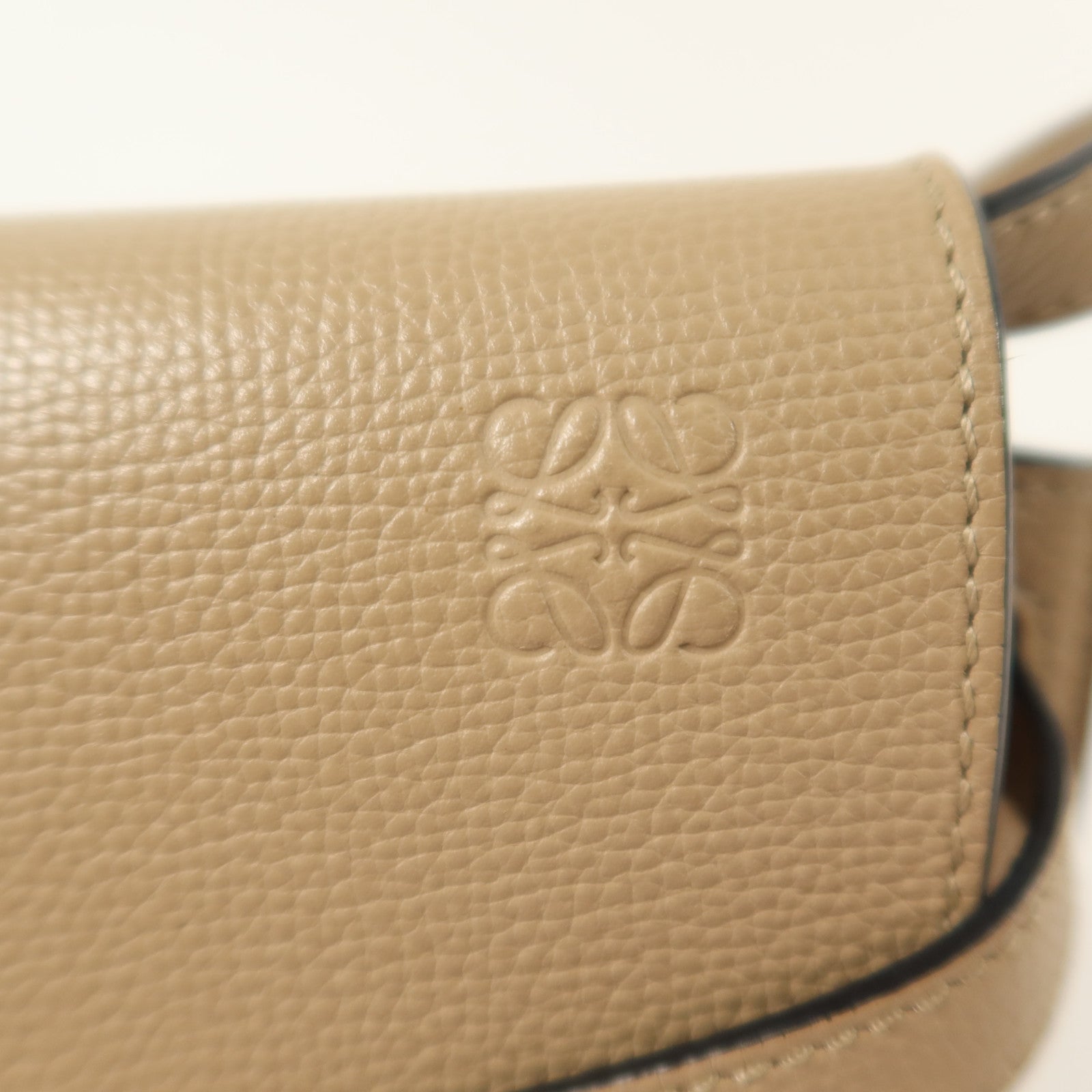LOEWE 牛皮皮革Mini Gate金扣肩背袋