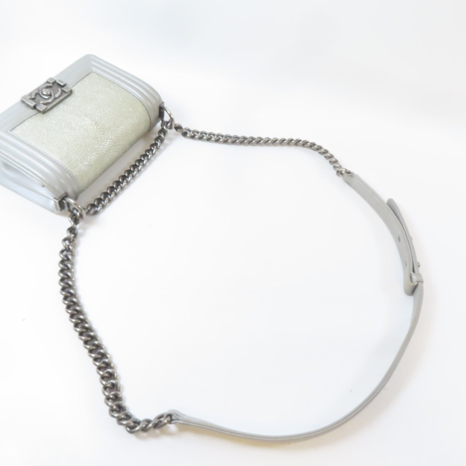 CHANEL 【激減優惠】皮革/Stingray Chanel Boy 20黑扣鏈帶肩背袋銀色