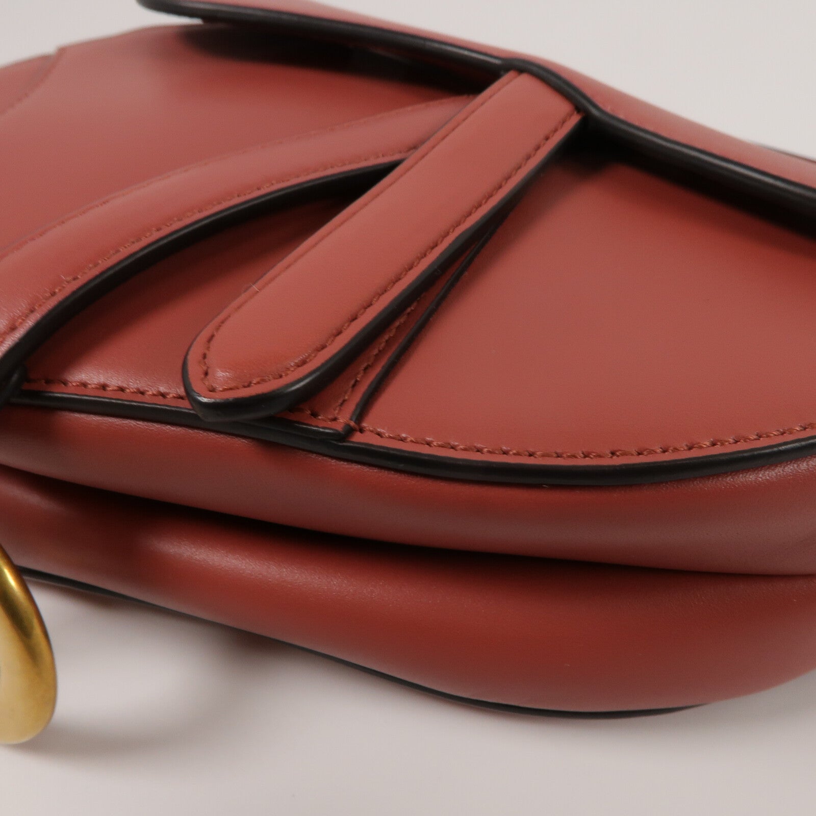 Dior 牛皮皮革Mini Saddle肩背袋