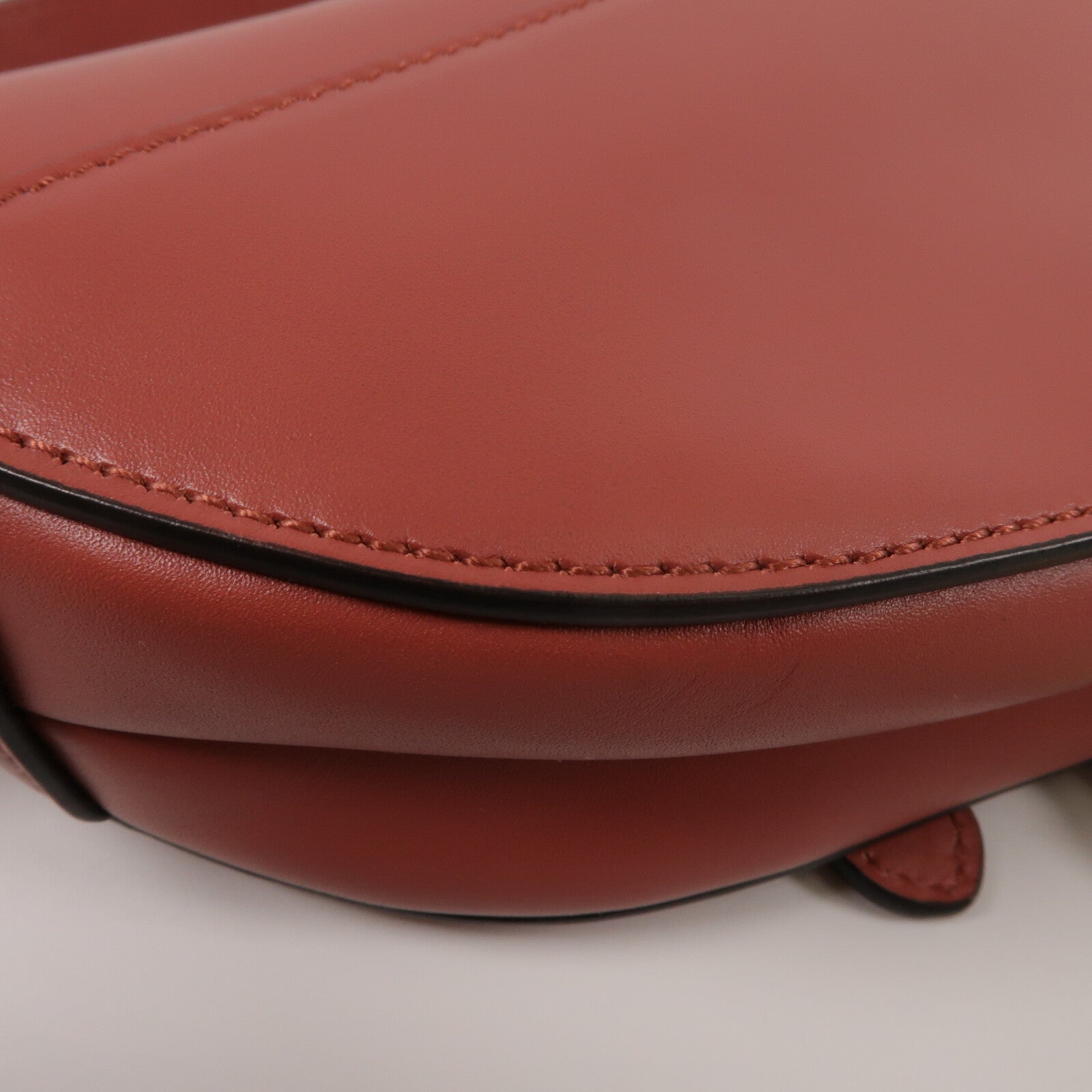 Dior 牛皮皮革Mini Saddle肩背袋