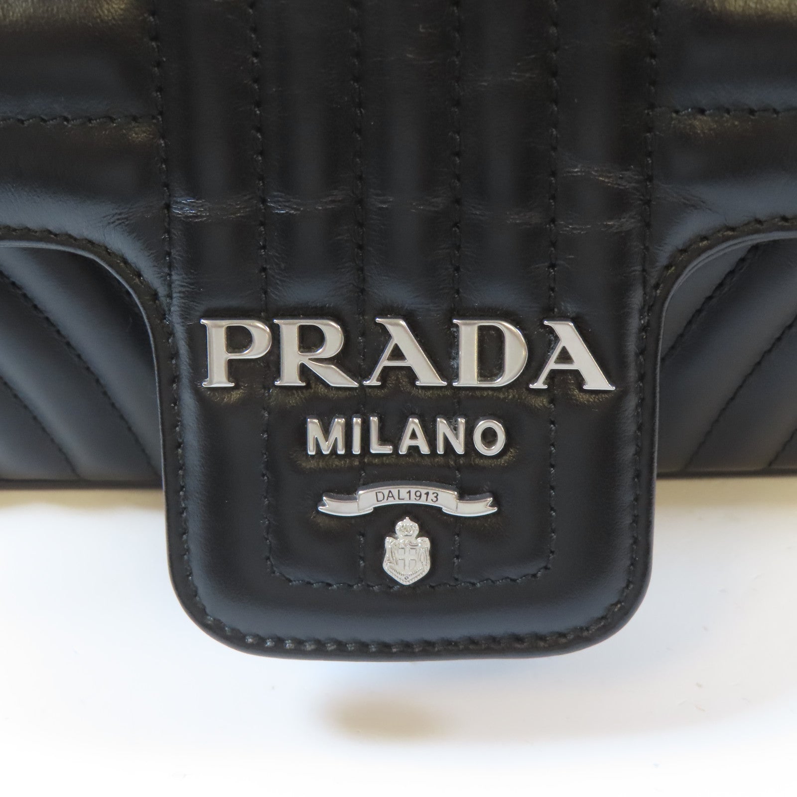 PRADA 牛皮皮革Chain Shoulder Bag銀扣鏈帶肩背袋黑色