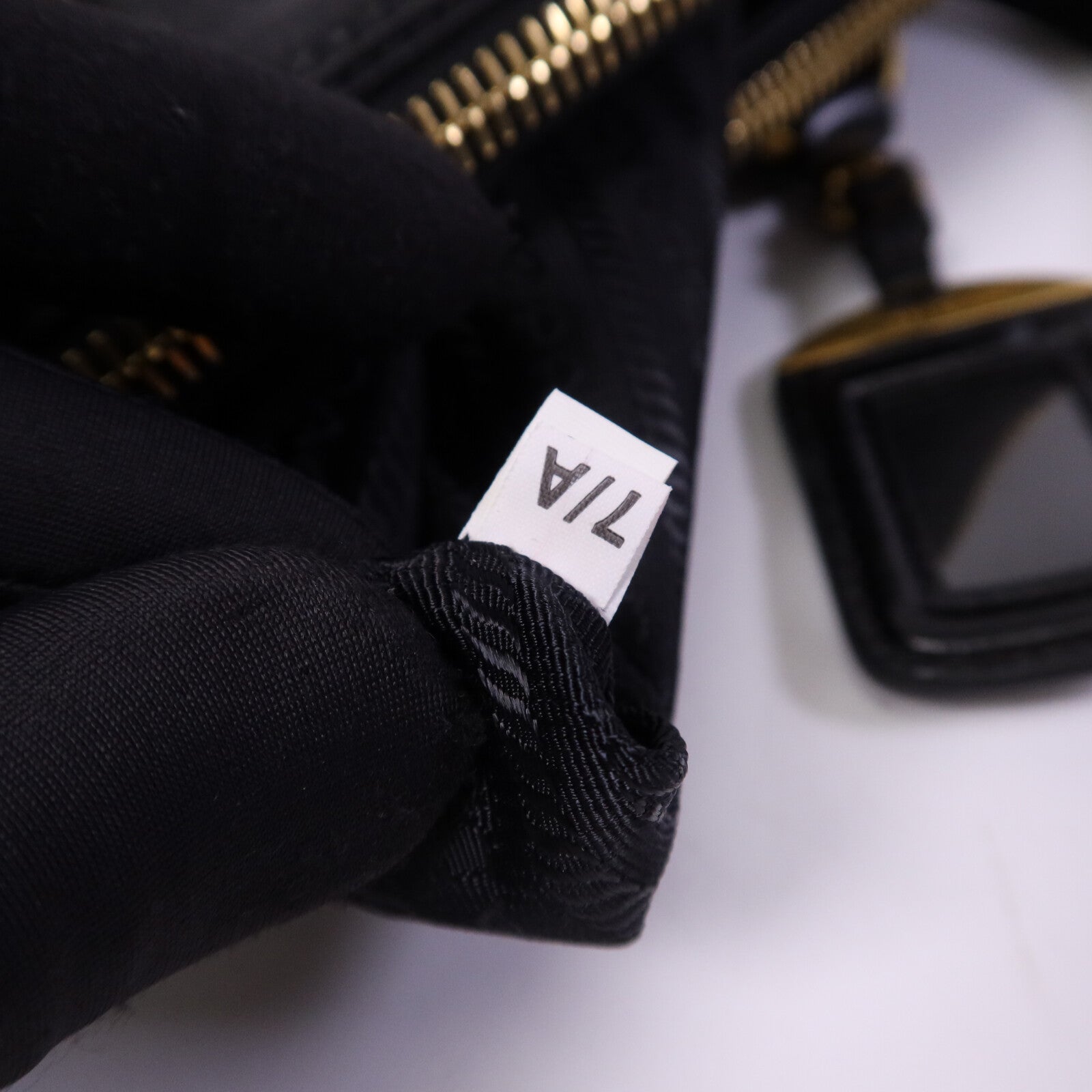 PRADA 牛皮皮革2way Shoulder金扣手挽肩背兩用袋