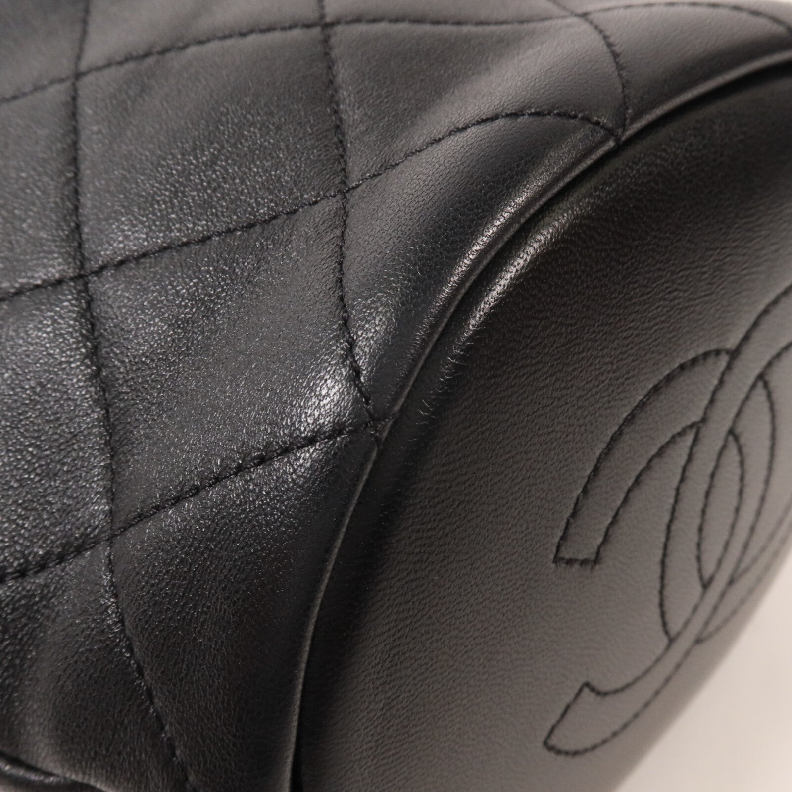 CHANEL 牛皮皮革Bucket Bag鏈帶手挽肩背兩用袋