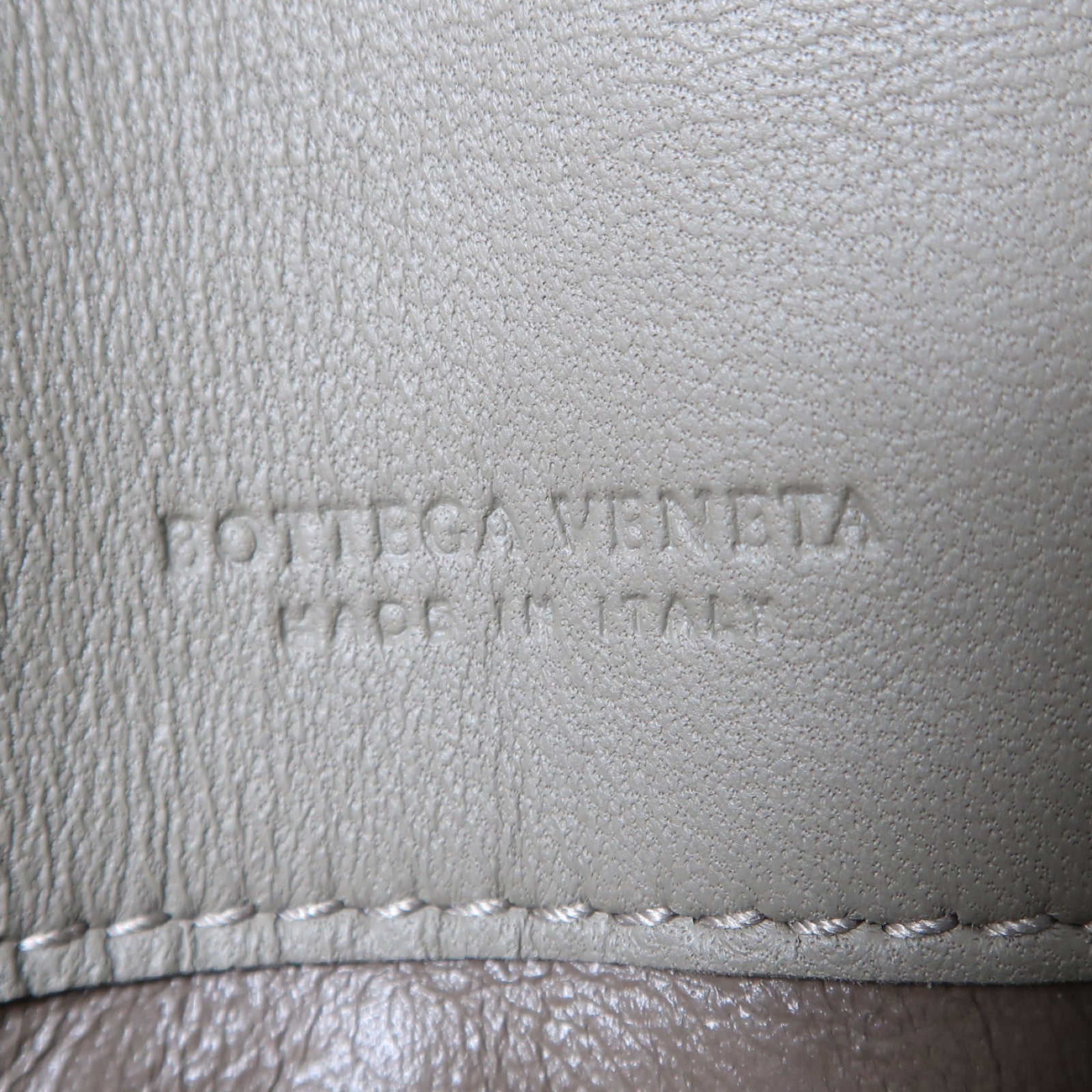 BOTTEGA VENETA 羊皮皮革Wallet銀扣錢包灰色