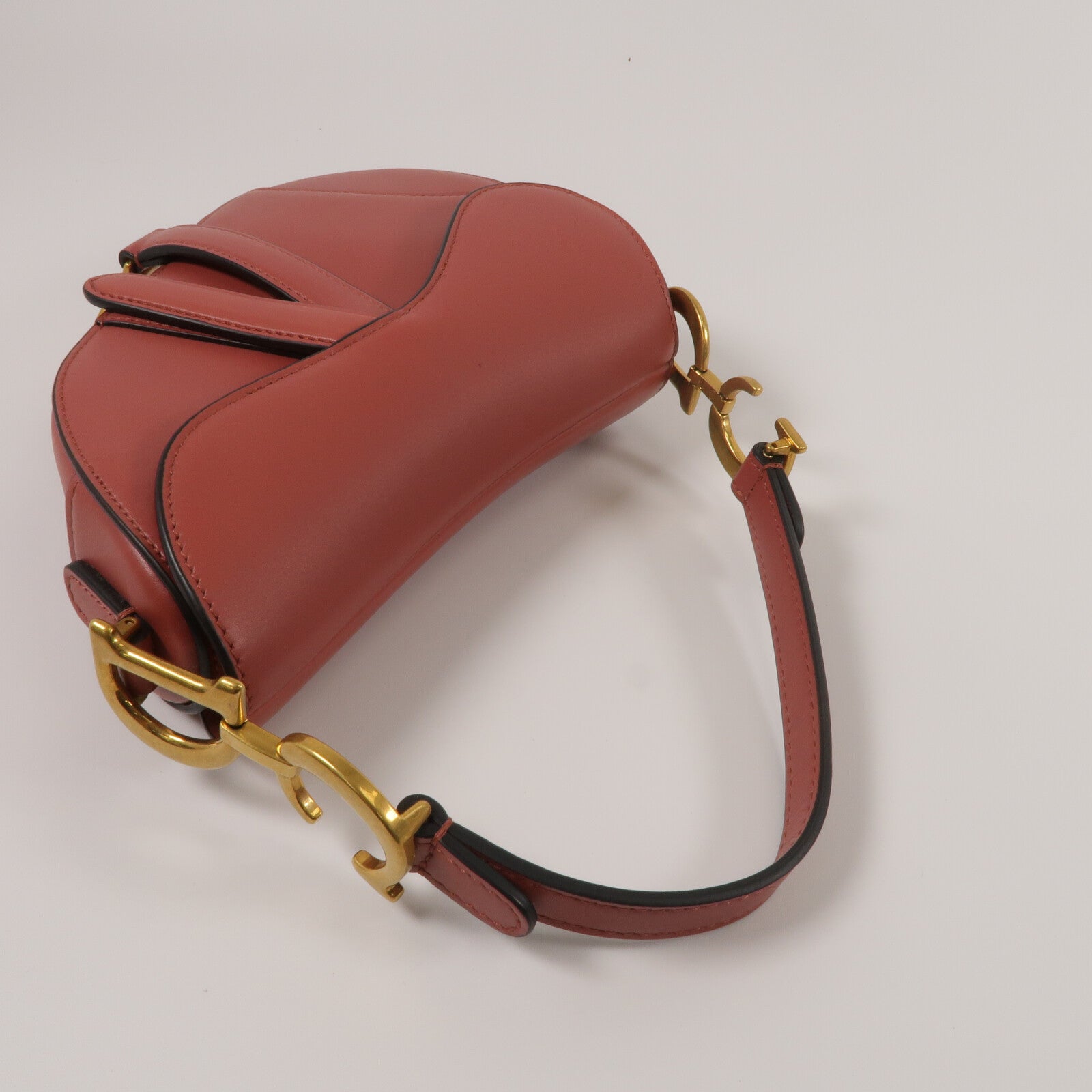Dior 牛皮皮革Mini Saddle肩背袋