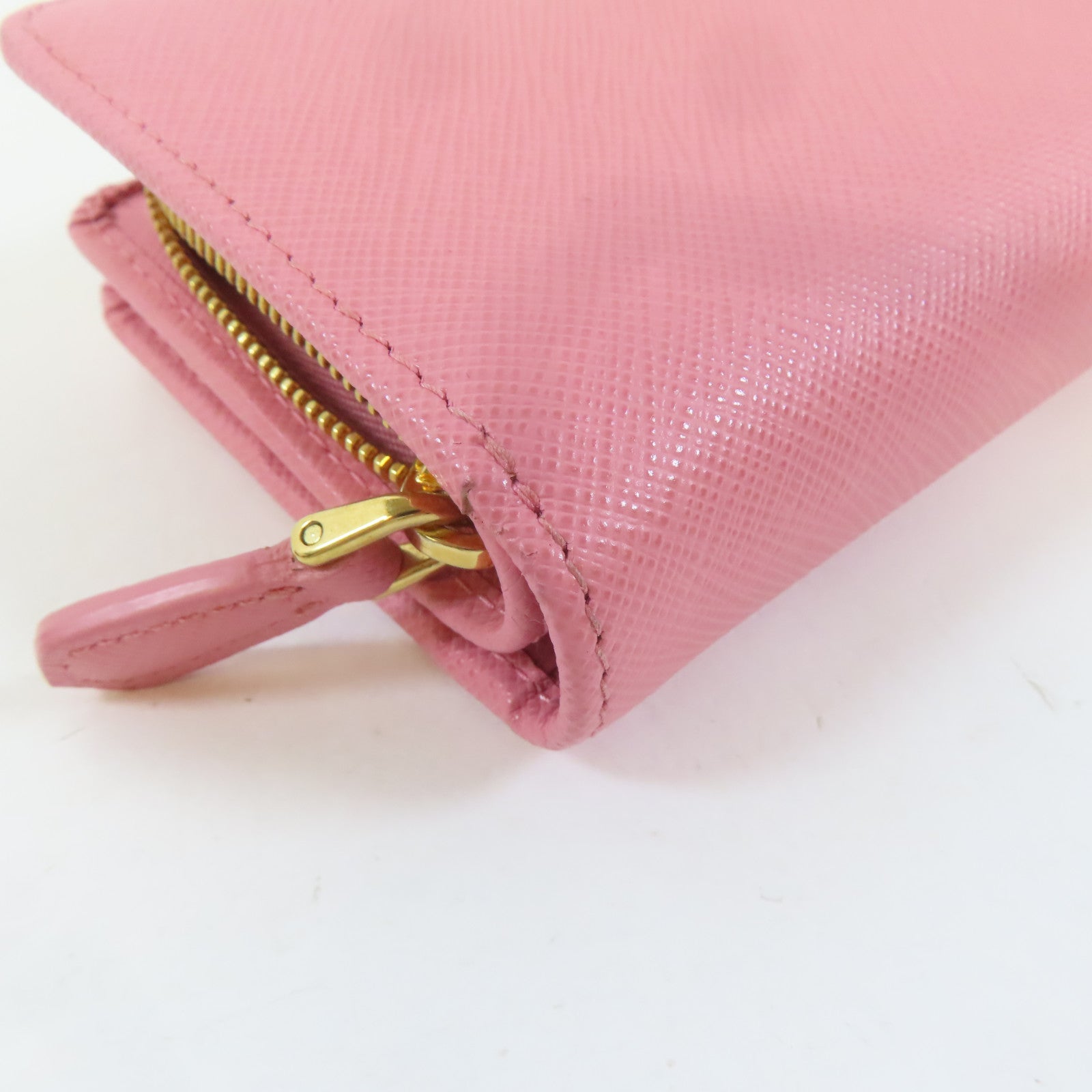 PRADA Saffiano皮革Bifold Wallet金扣錢包粉紅色