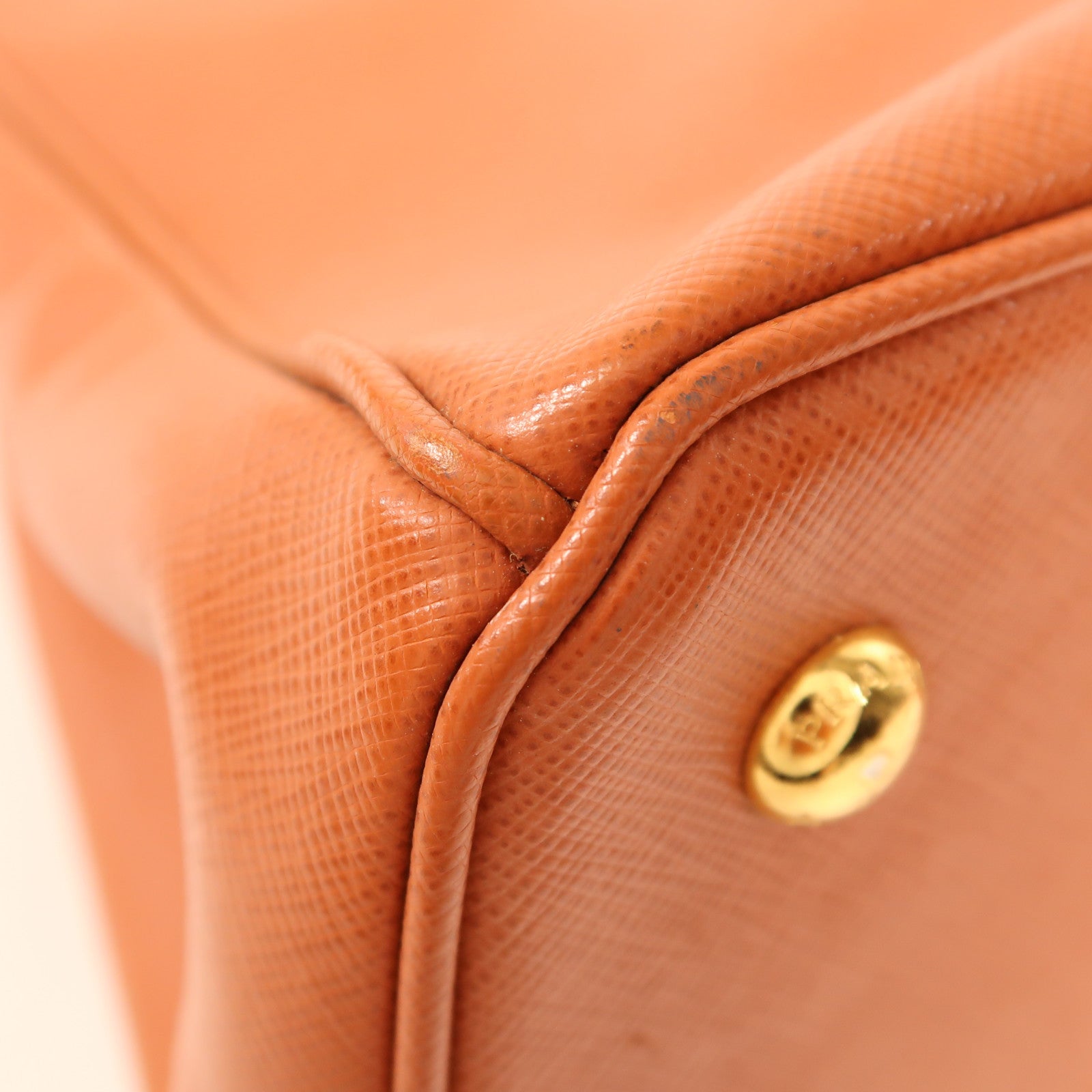 PRADA 牛皮皮革Saffiano Lux金扣手挽肩背兩用袋