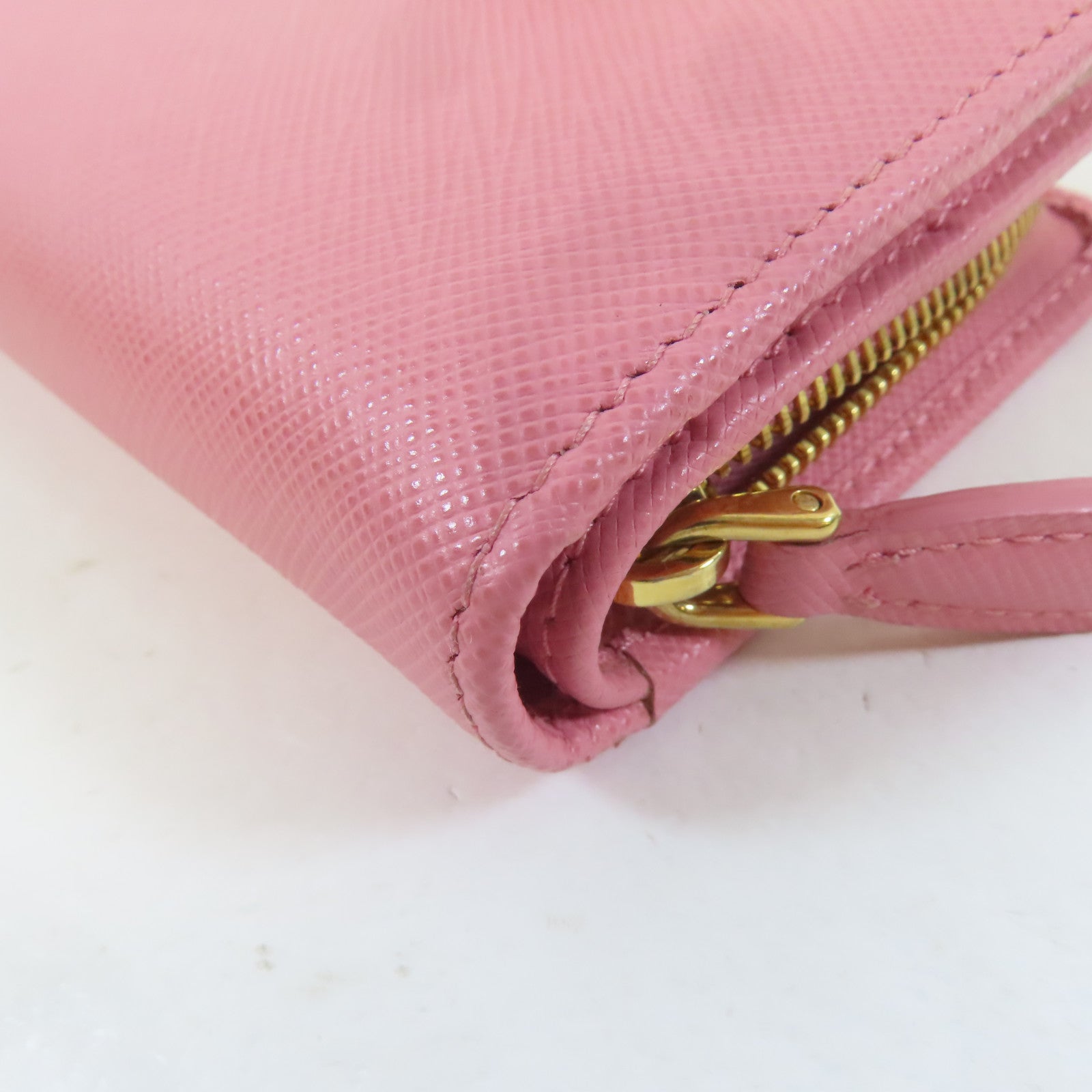 PRADA Saffiano皮革Bifold Wallet金扣錢包粉紅色