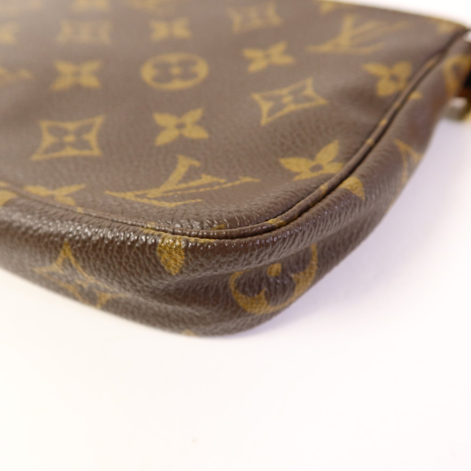 LOUIS VUITTON Monogram Pochette Accessoires金扣手挽袋棕色