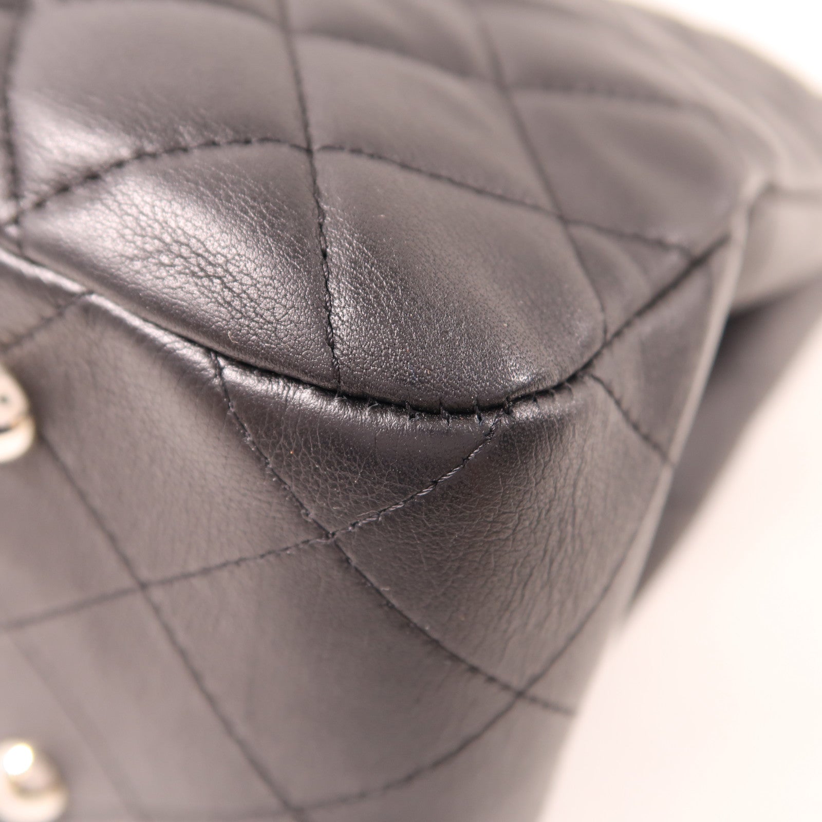 CHANEL 菱格牛皮皮革Tote Bag銀扣鏈帶肩背袋黑色