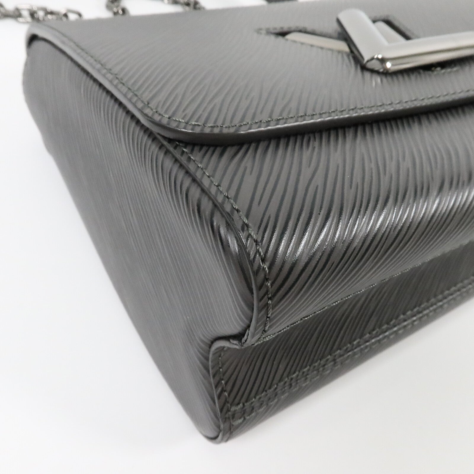 LOUIS VUITTON Epi Twist MM鏈帶手挽肩背兩用袋