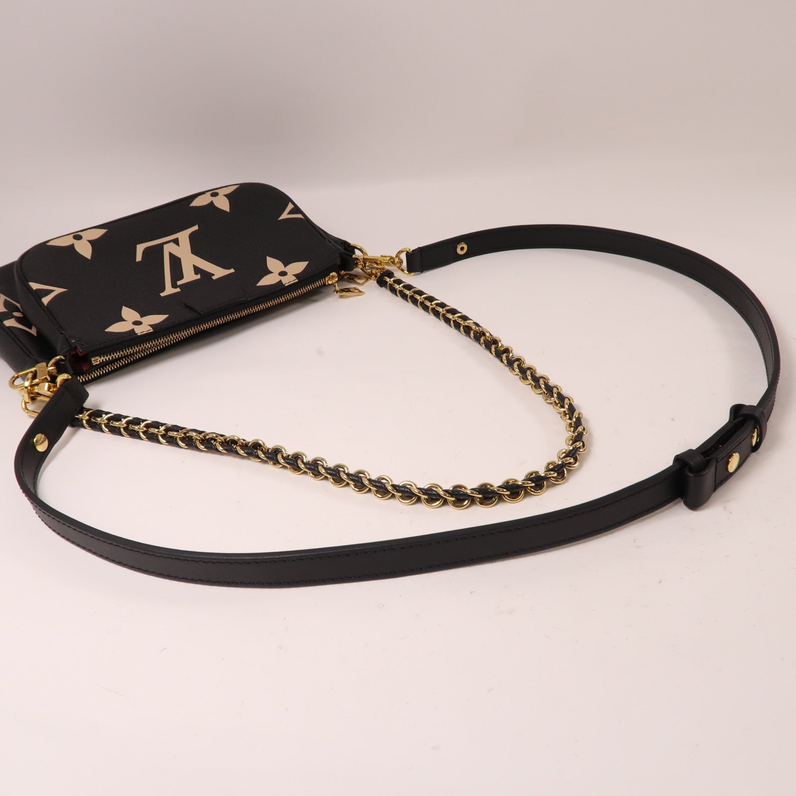 LOUIS VUITTON Monogram Empreinte Multi Pochette Accessoires金扣肩背袋黑色