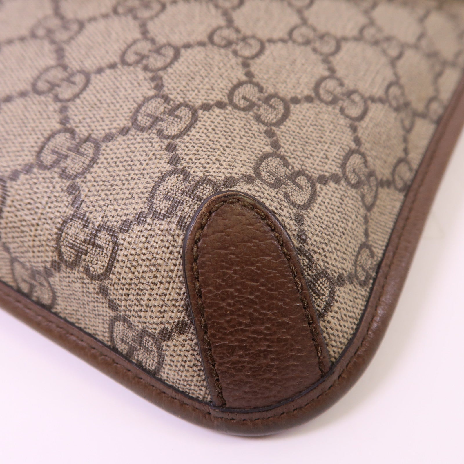 GUCCI 塗層帆布Neo Vintage GG Messenger金扣肩背袋