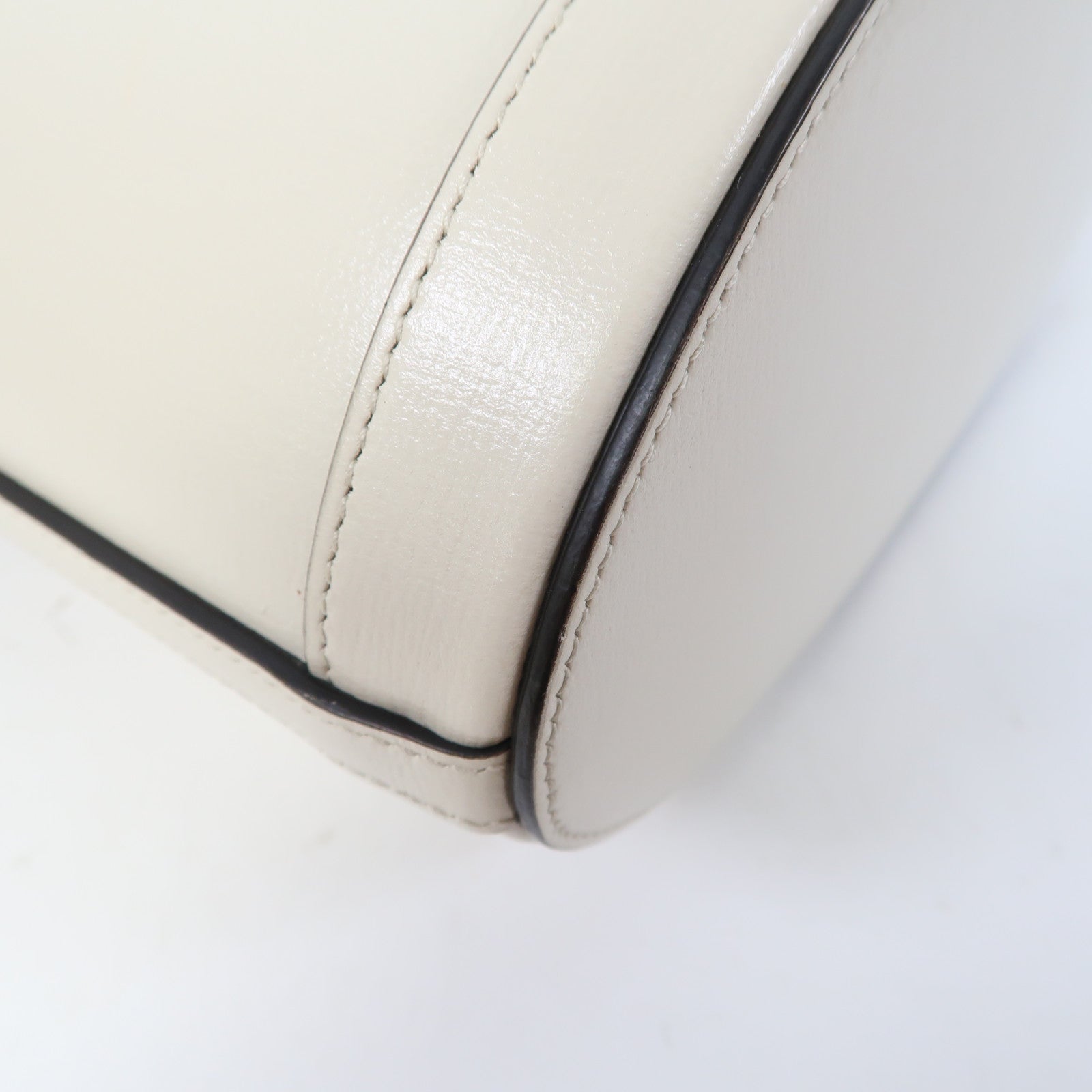 GUCCI 牛皮皮革Shoulder Bag金扣肩背袋白色