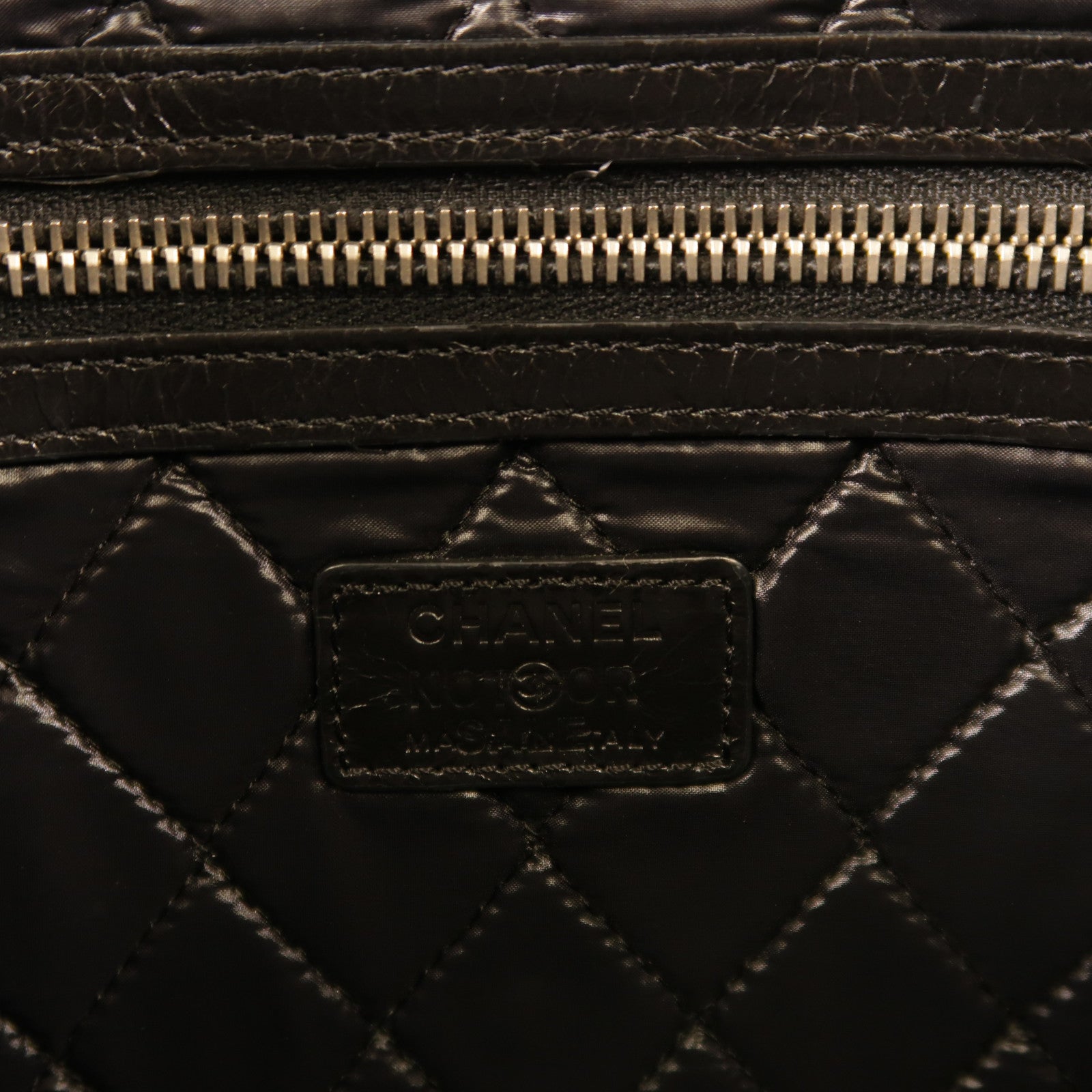CHANEL 【激減優惠】牛皮皮革Pouch銀扣手拿包