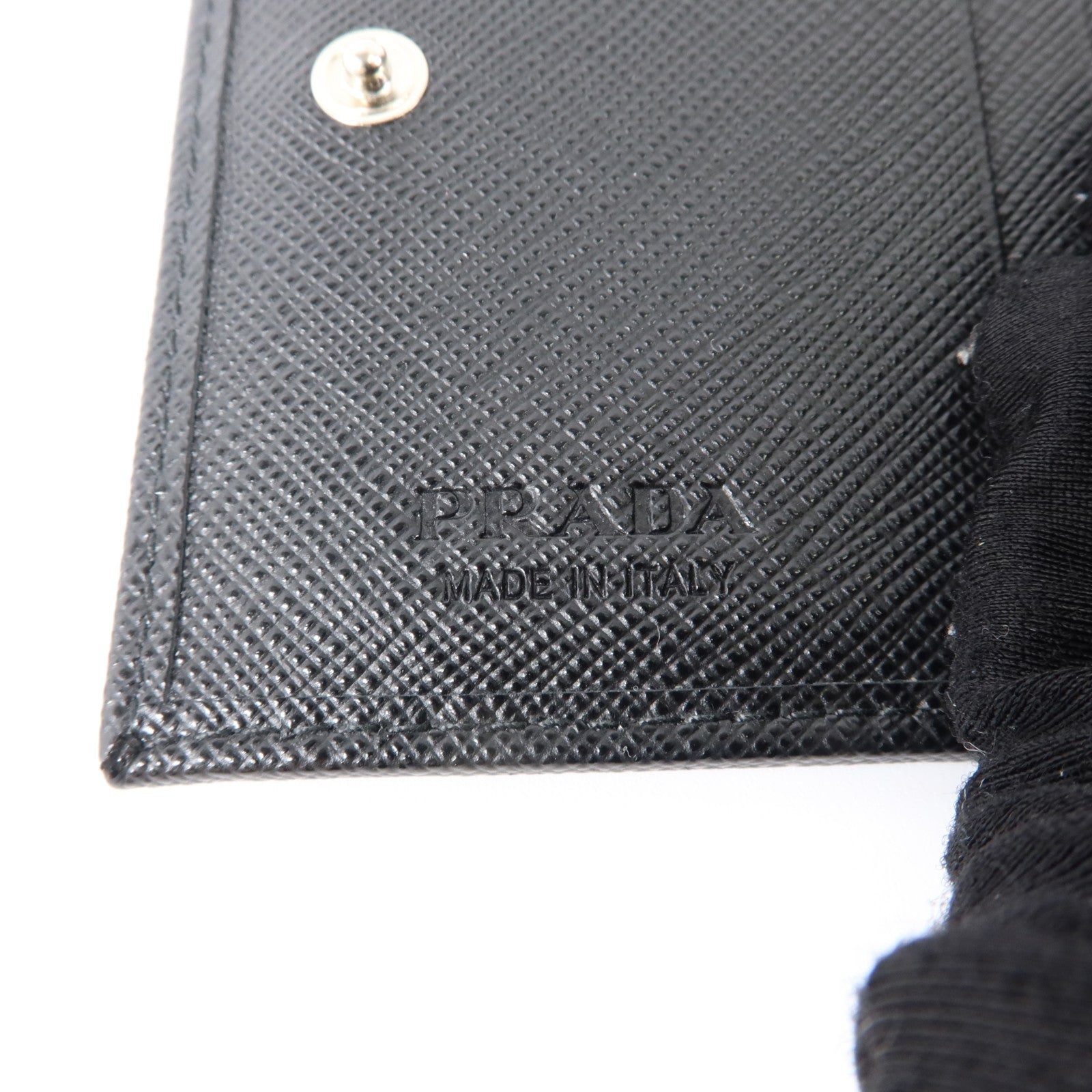 PRADA 再生尼龍Bifold Wallet銀扣錢包