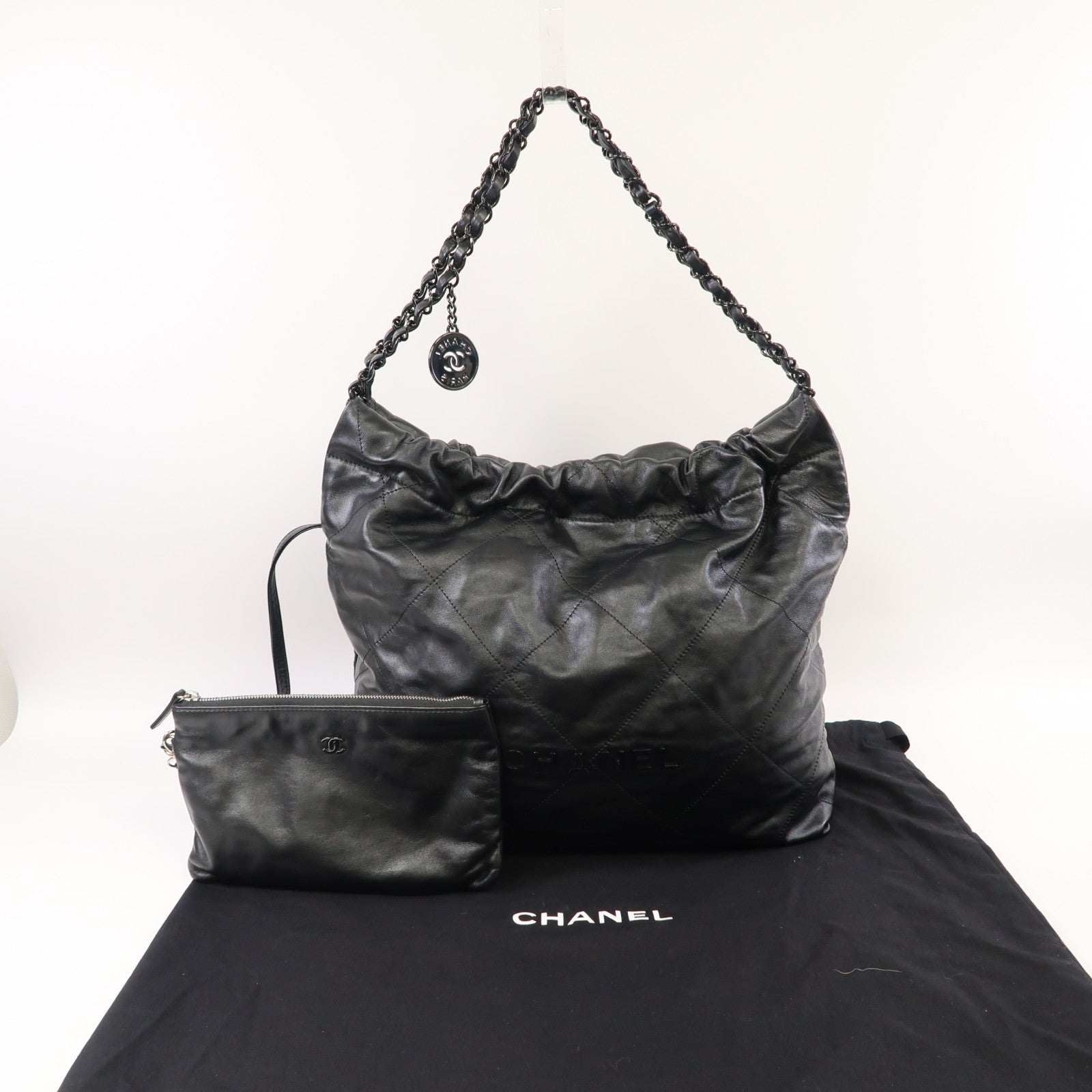 CHANEL 菱格牛皮皮革Chanel 22 Small鏈帶肩背袋黑色