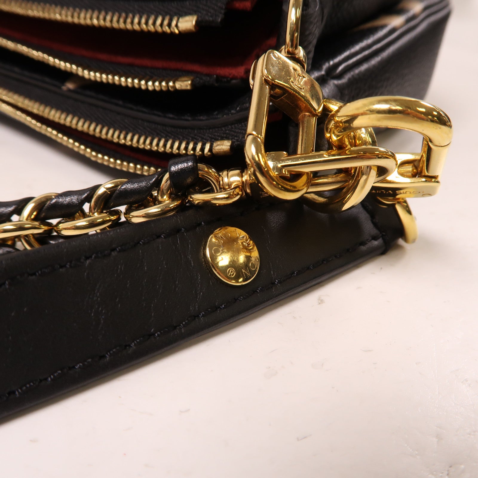 LOUIS VUITTON Monogram Empreinte Multi Pochette Accessoires金扣肩背袋黑色