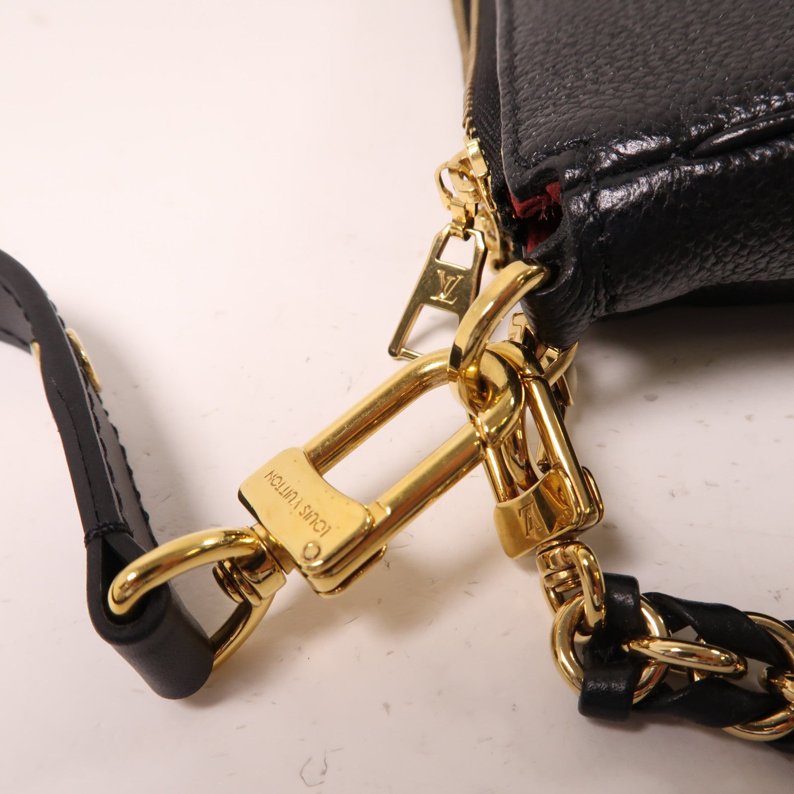 LOUIS VUITTON Monogram Empreinte Multi Pochette Accessoires金扣肩背袋黑色