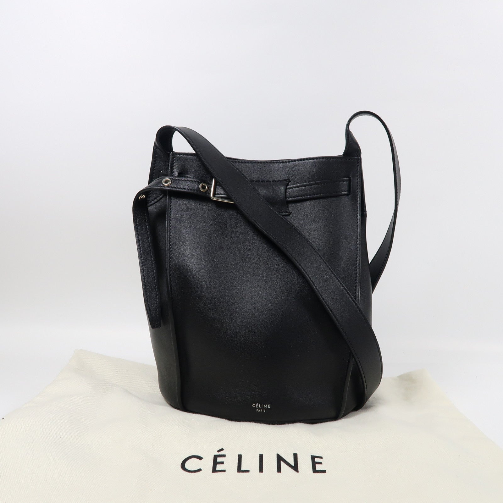 CELINE 【激減優惠】牛皮皮革Bucket W Long Strap銀扣肩背袋黑色