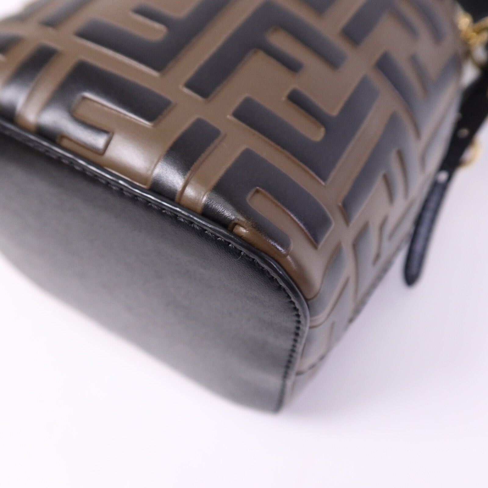 FENDI 牛皮皮革Mon Tresor Mini金扣手挽肩背兩用袋
