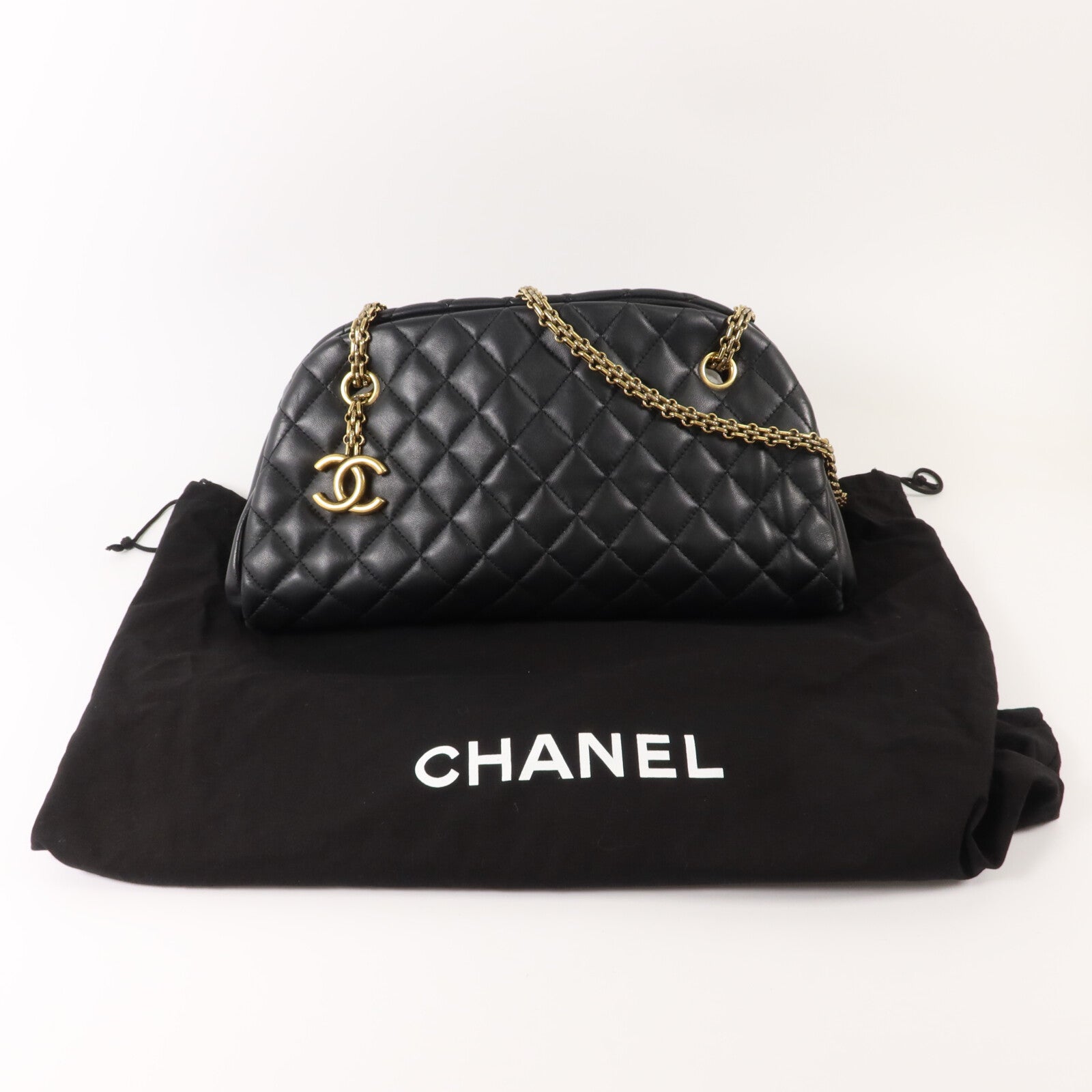CHANEL 牛皮皮革Mademoiselle Bowling鏈帶肩背袋