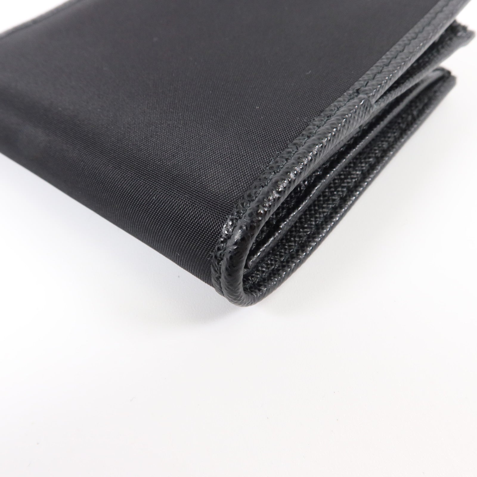 PRADA 再生尼龍Bifold Wallet銀扣錢包