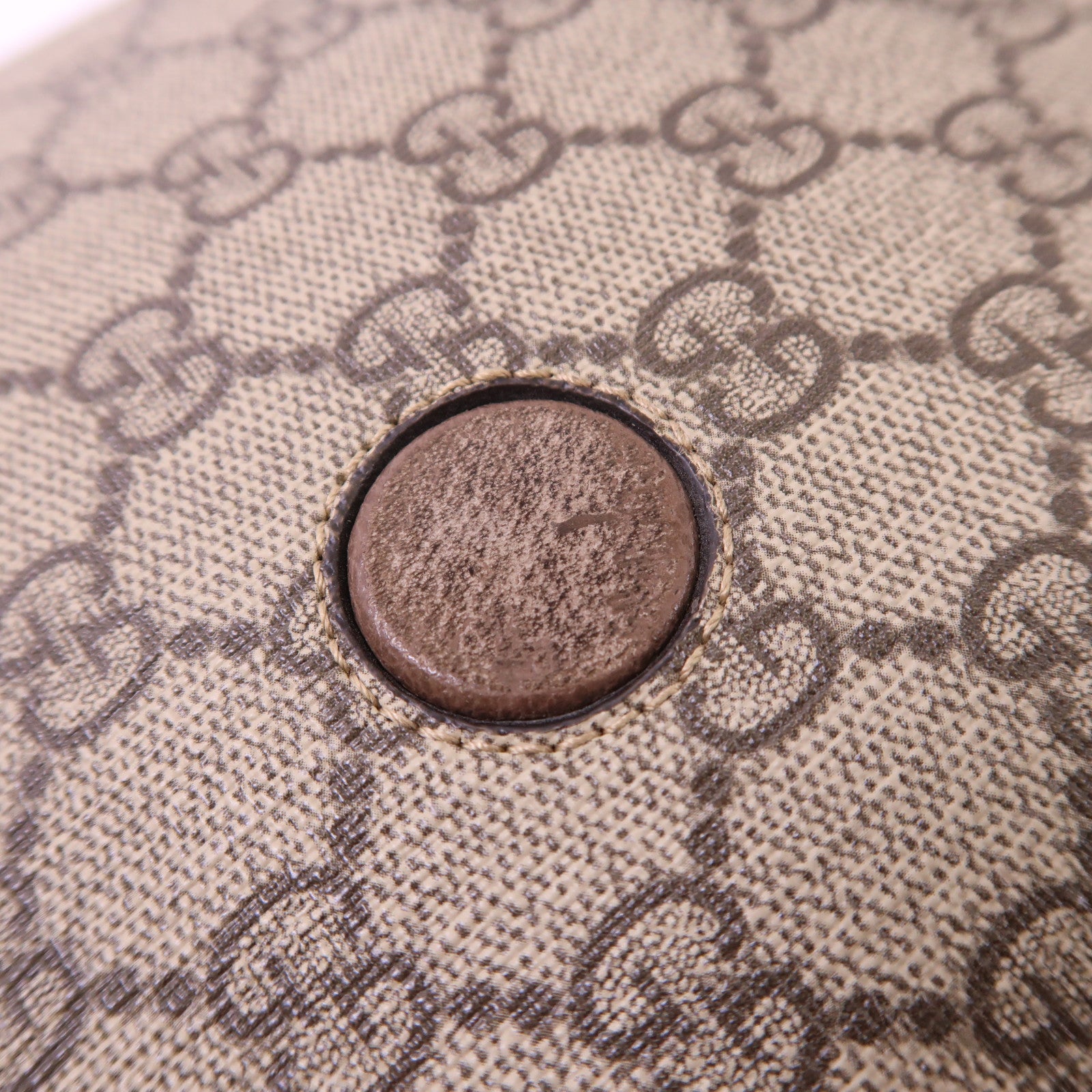 GUCCI 塗層帆布Neo Vintage GG Messenger金扣肩背袋