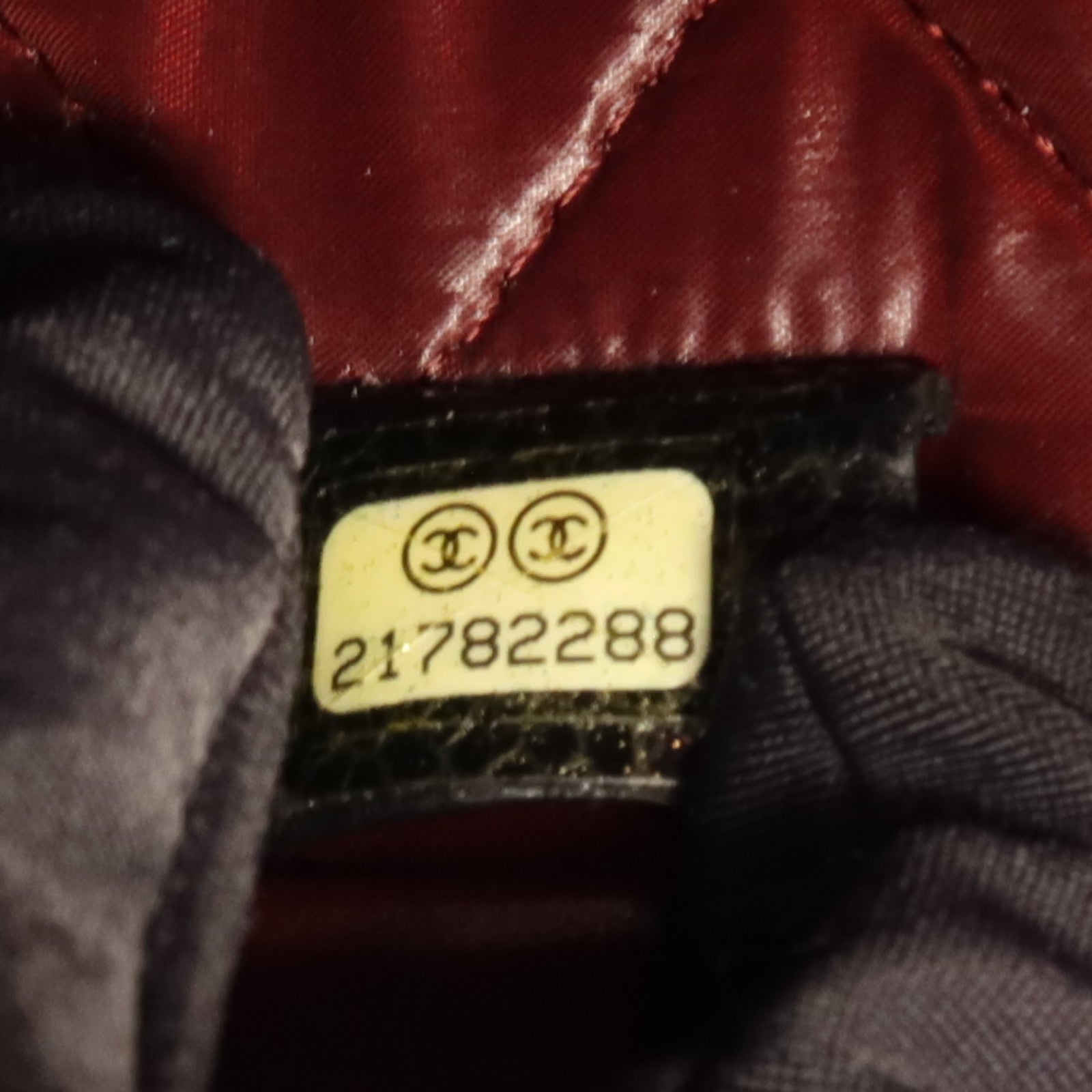 CHANEL 牛皮皮革Clutch金扣手拿包