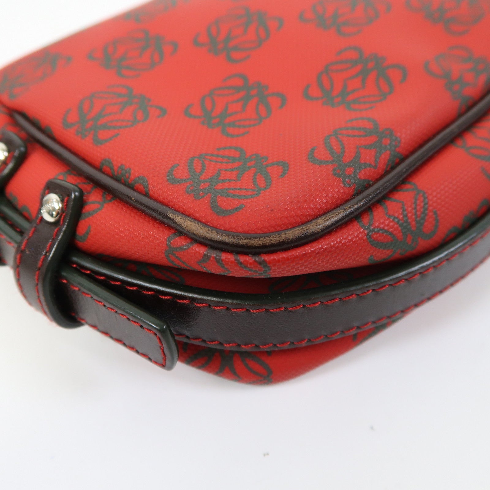 LOEWE 塗層帆布Shoulder Bag銀扣肩背袋紅色