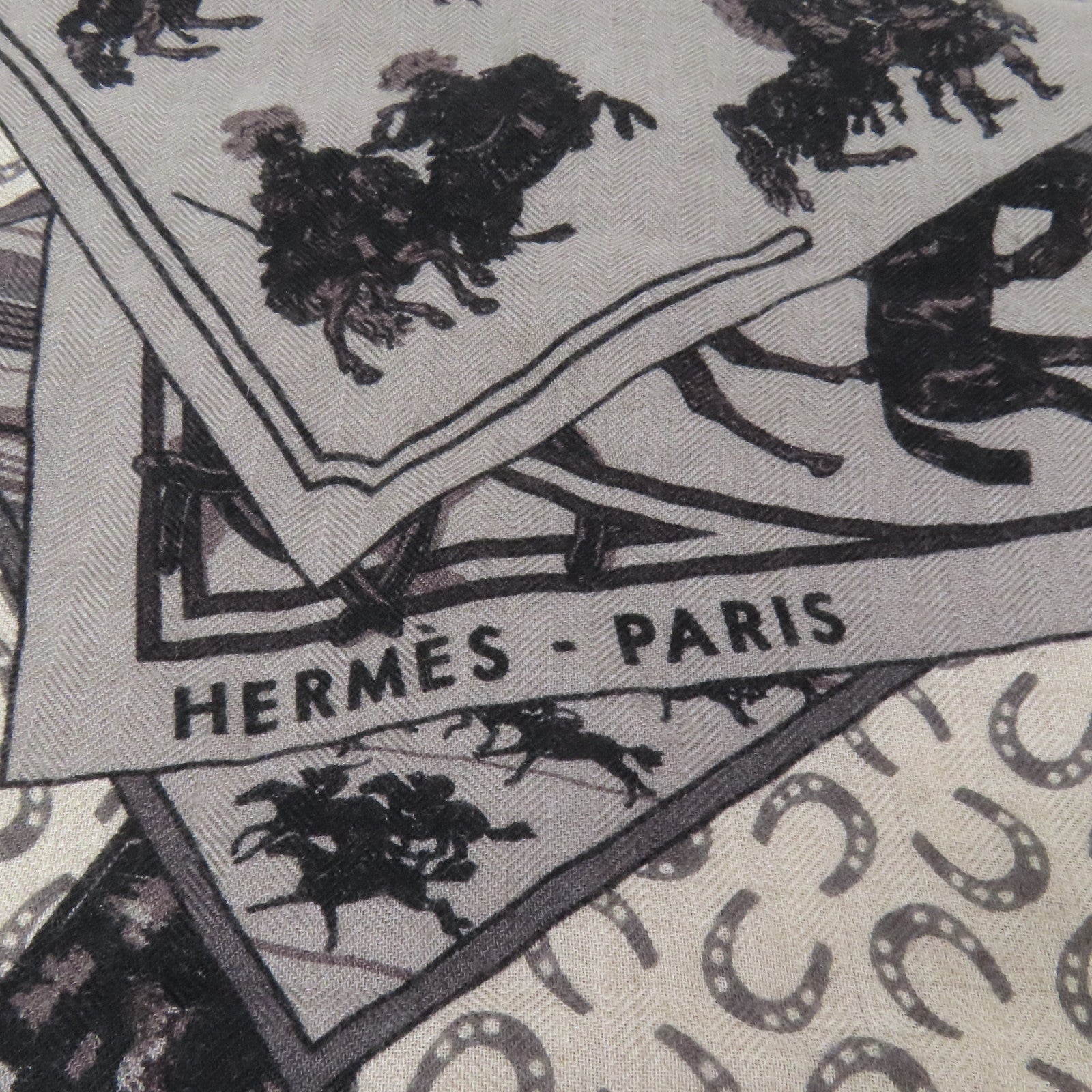 HERMES 羊絨/絲質Scarf 140X140絲巾