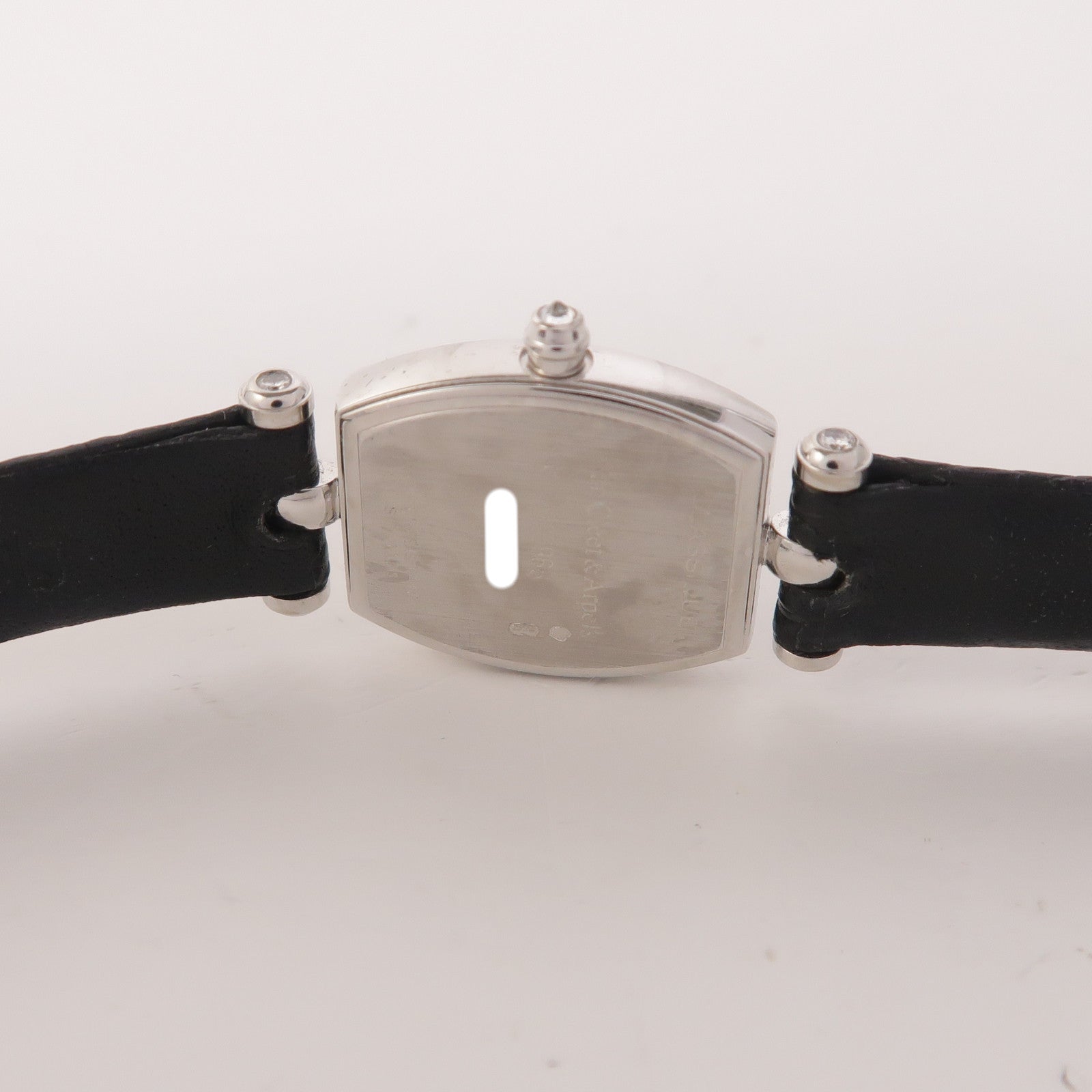 Van Cleef & Arpels Classique Tonneau 322968