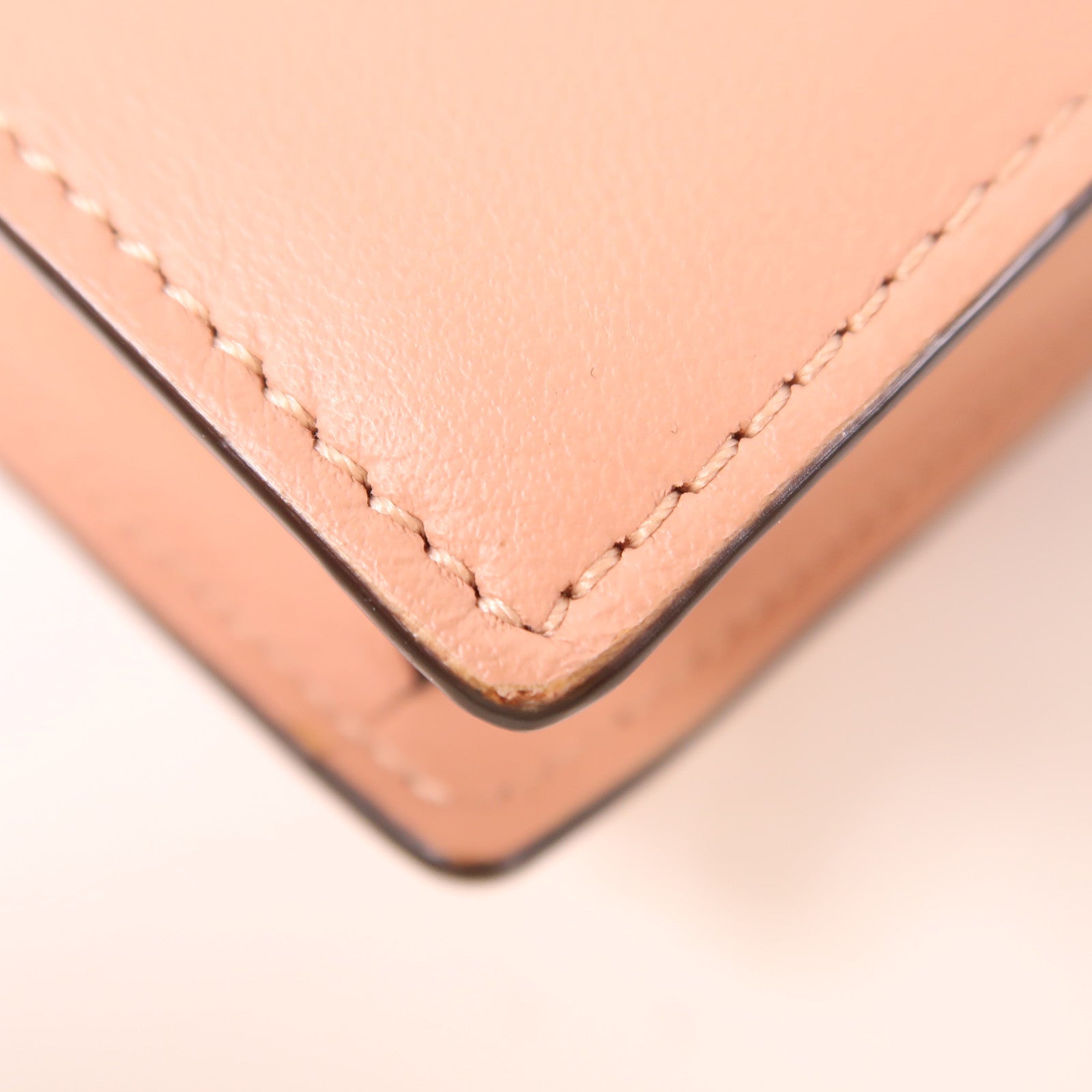 FENDI 牛皮皮革Phone Bag金扣鏈帶肩背袋