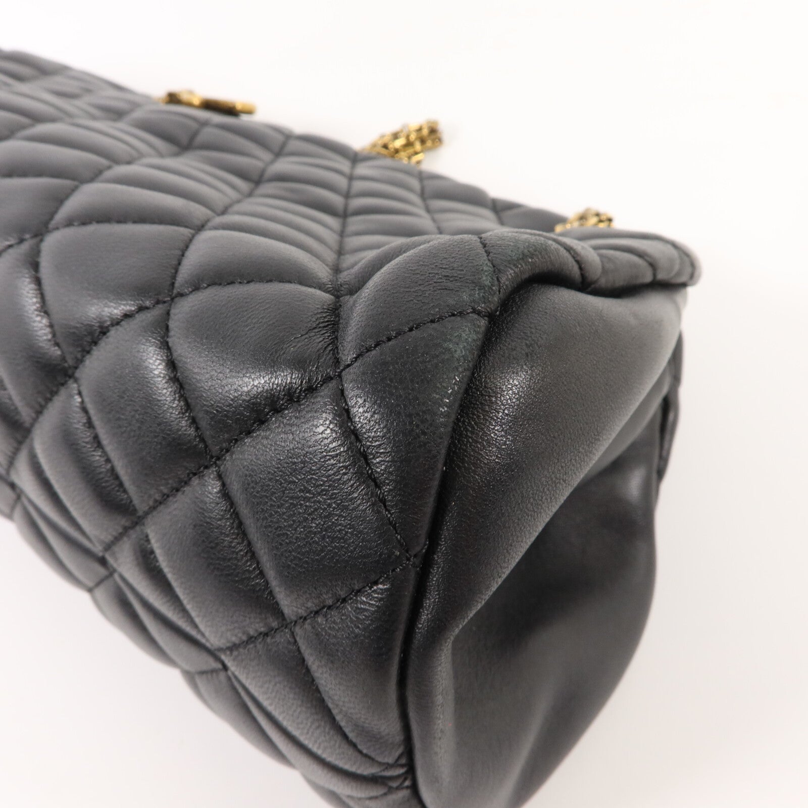 CHANEL 牛皮皮革Mademoiselle Bowling鏈帶肩背袋