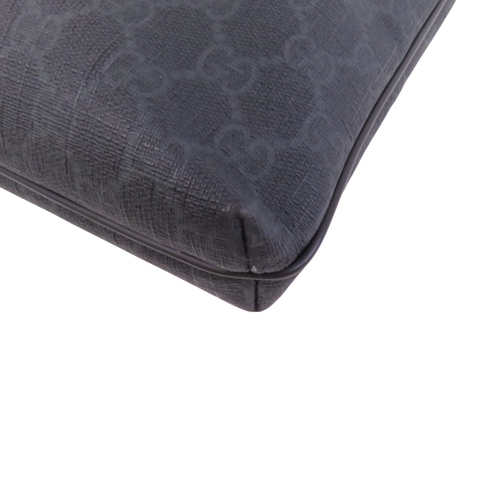 GUCCI 塗層帆布GG Supreme Messenger銀扣肩背袋