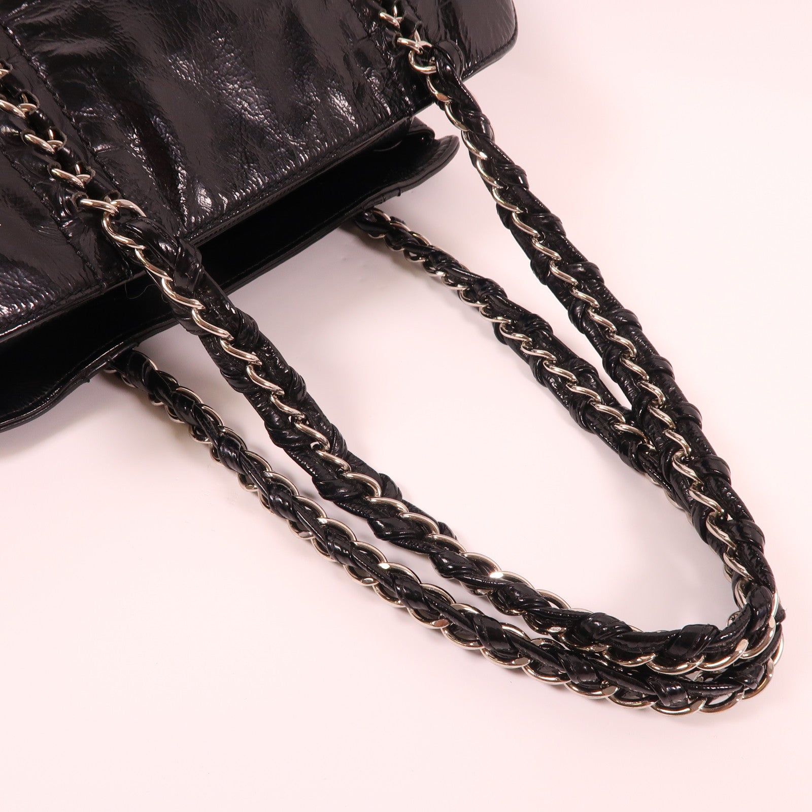 CHANEL 漆皮皮革Shoulder Bag銀扣鏈帶肩背袋