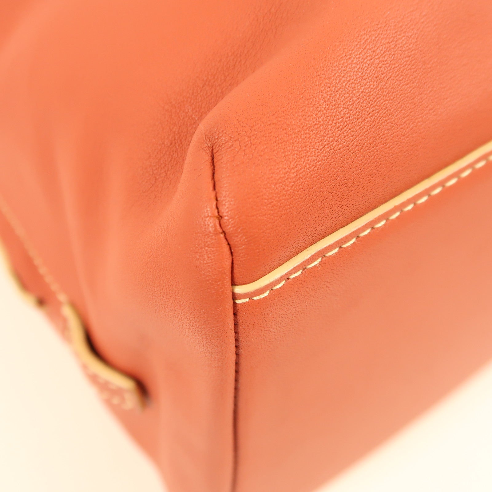 LOEWE 牛皮皮革Hand Bag銀扣手挽袋