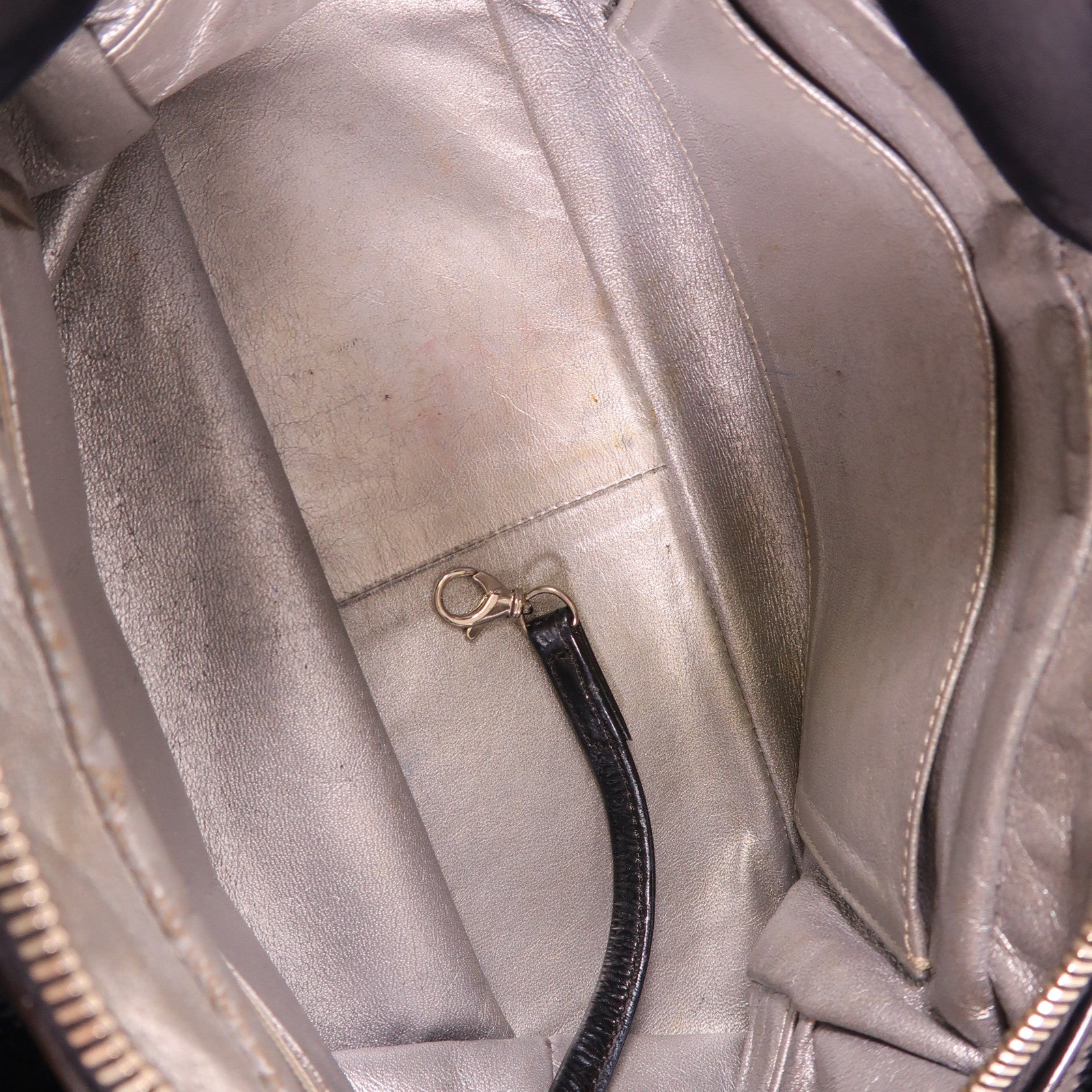 CHANEL 漆皮皮革Shoulder Bag銀扣鏈帶肩背袋