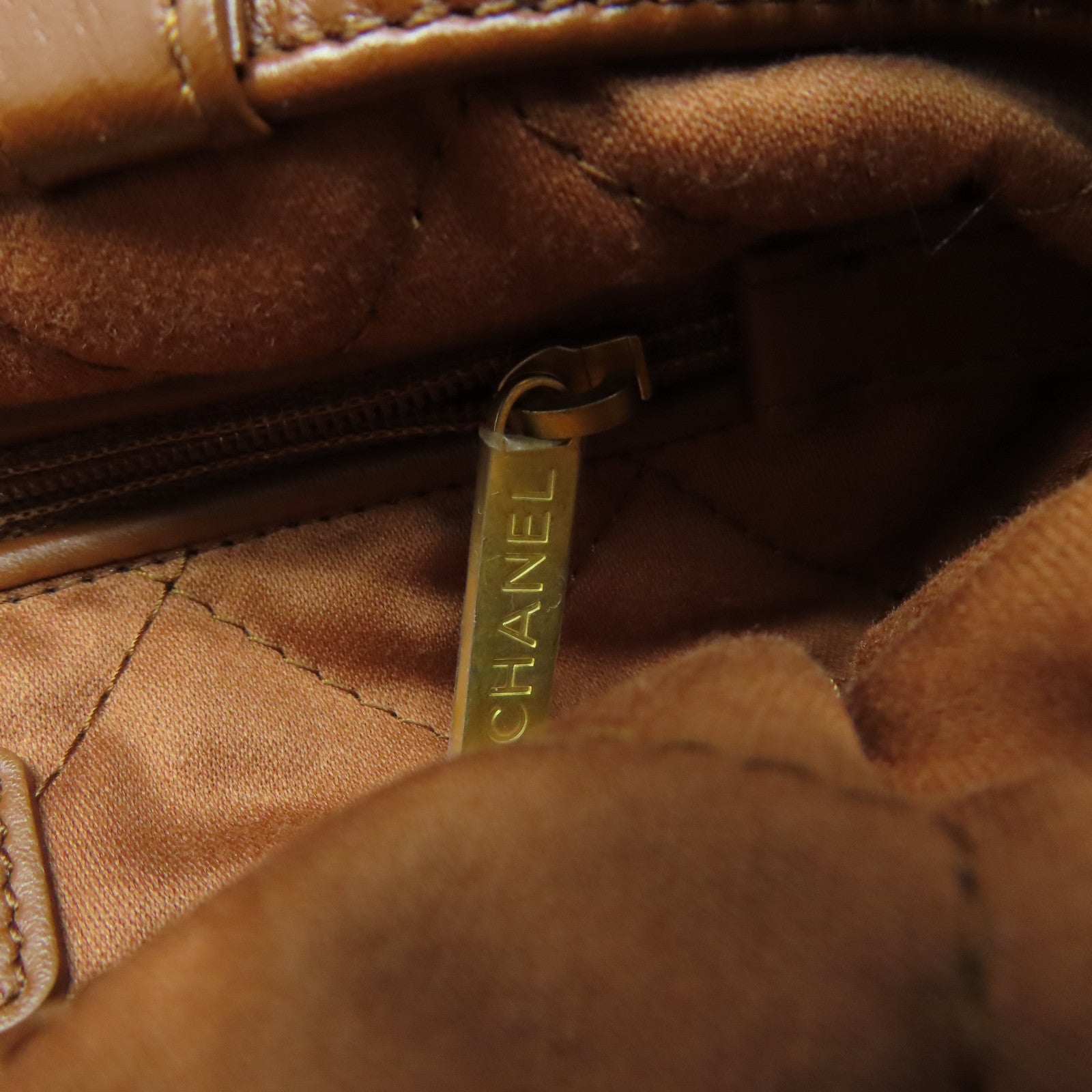 CHANEL 菱格牛皮皮革Chanel 22 Backpack金扣背包啡色