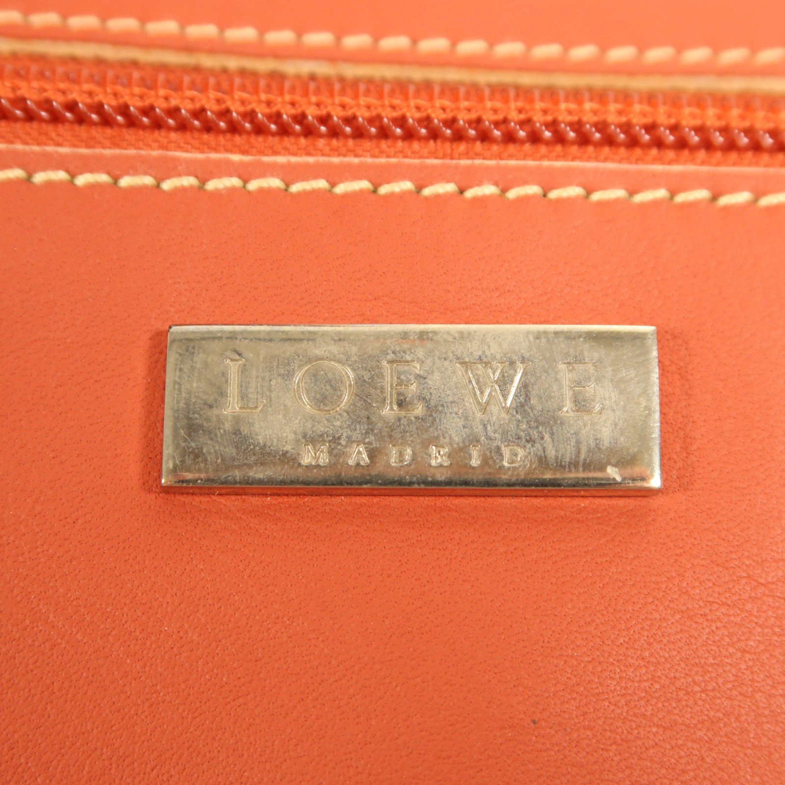 LOEWE 牛皮皮革Hand Bag銀扣手挽袋