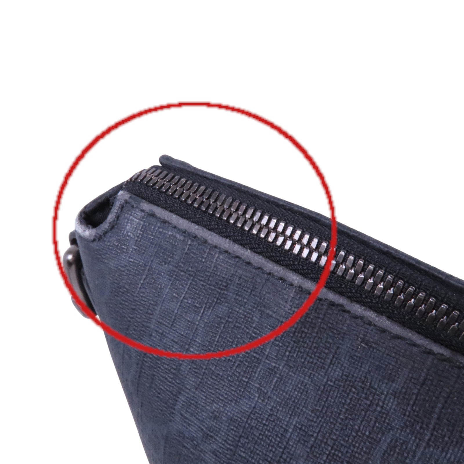 GUCCI 塗層帆布GG Supreme Messenger銀扣肩背袋