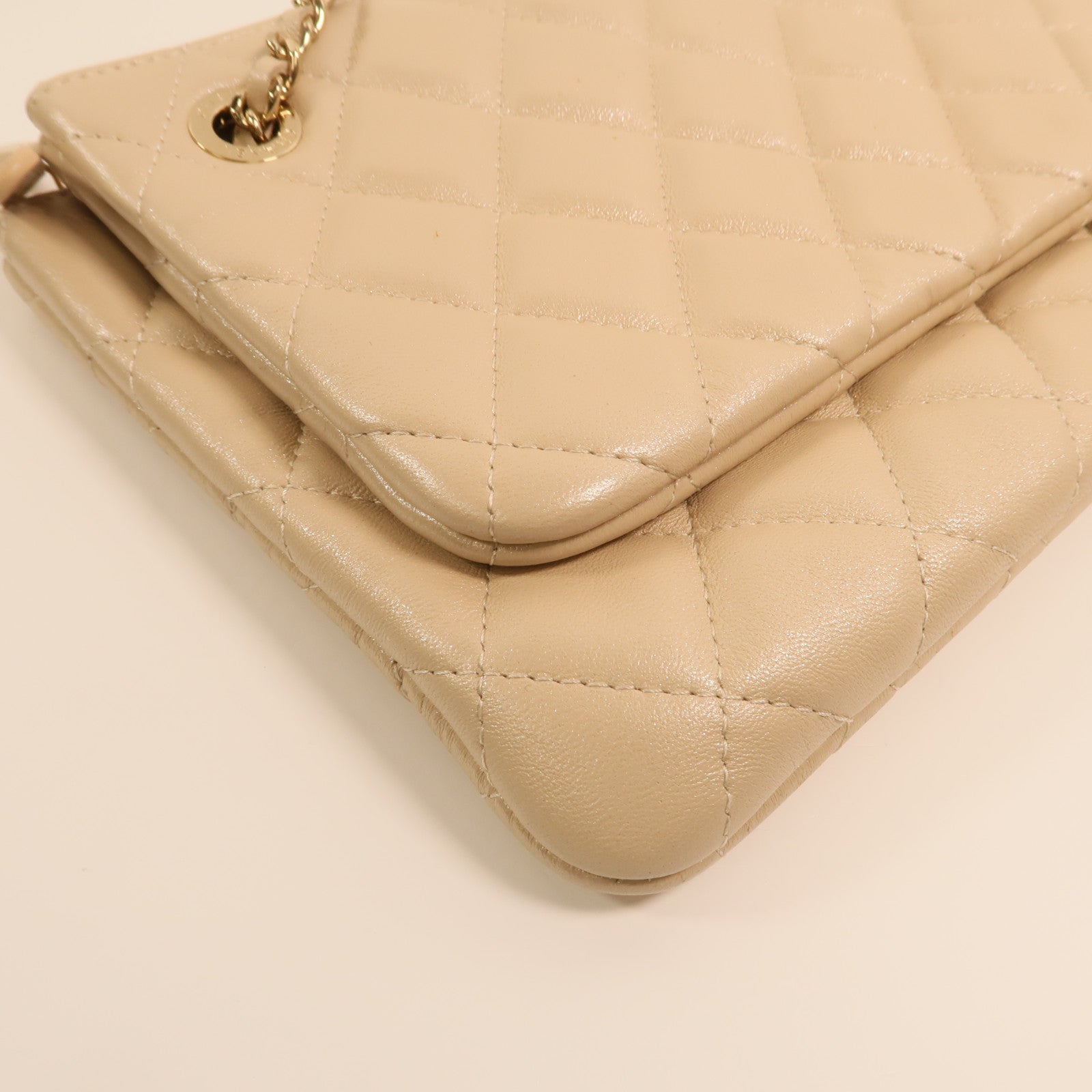 CHANEL 羊皮皮革Drawstring Double Zip Crossbody Bag金扣鏈帶肩背袋