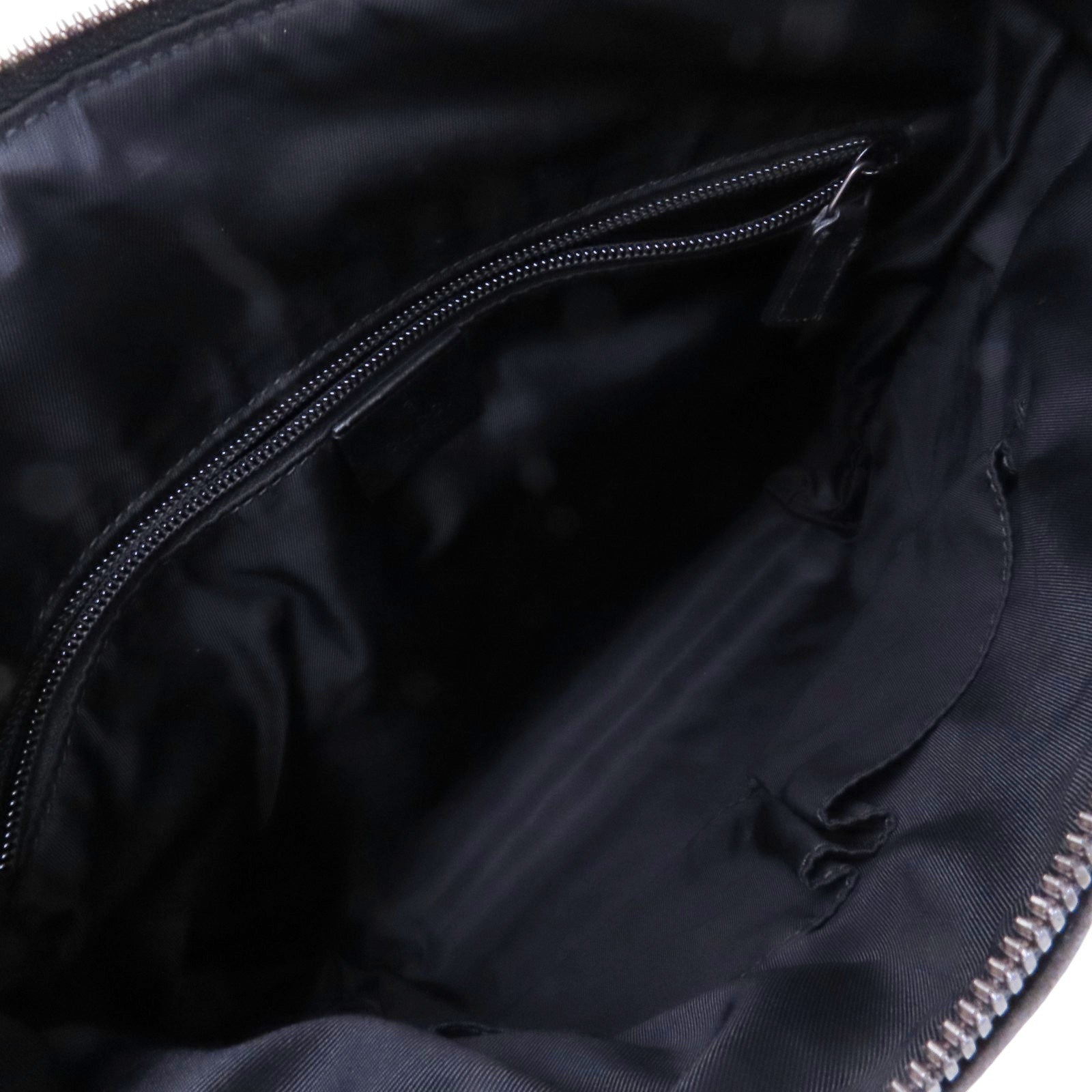 GUCCI 塗層帆布GG Supreme Messenger銀扣肩背袋