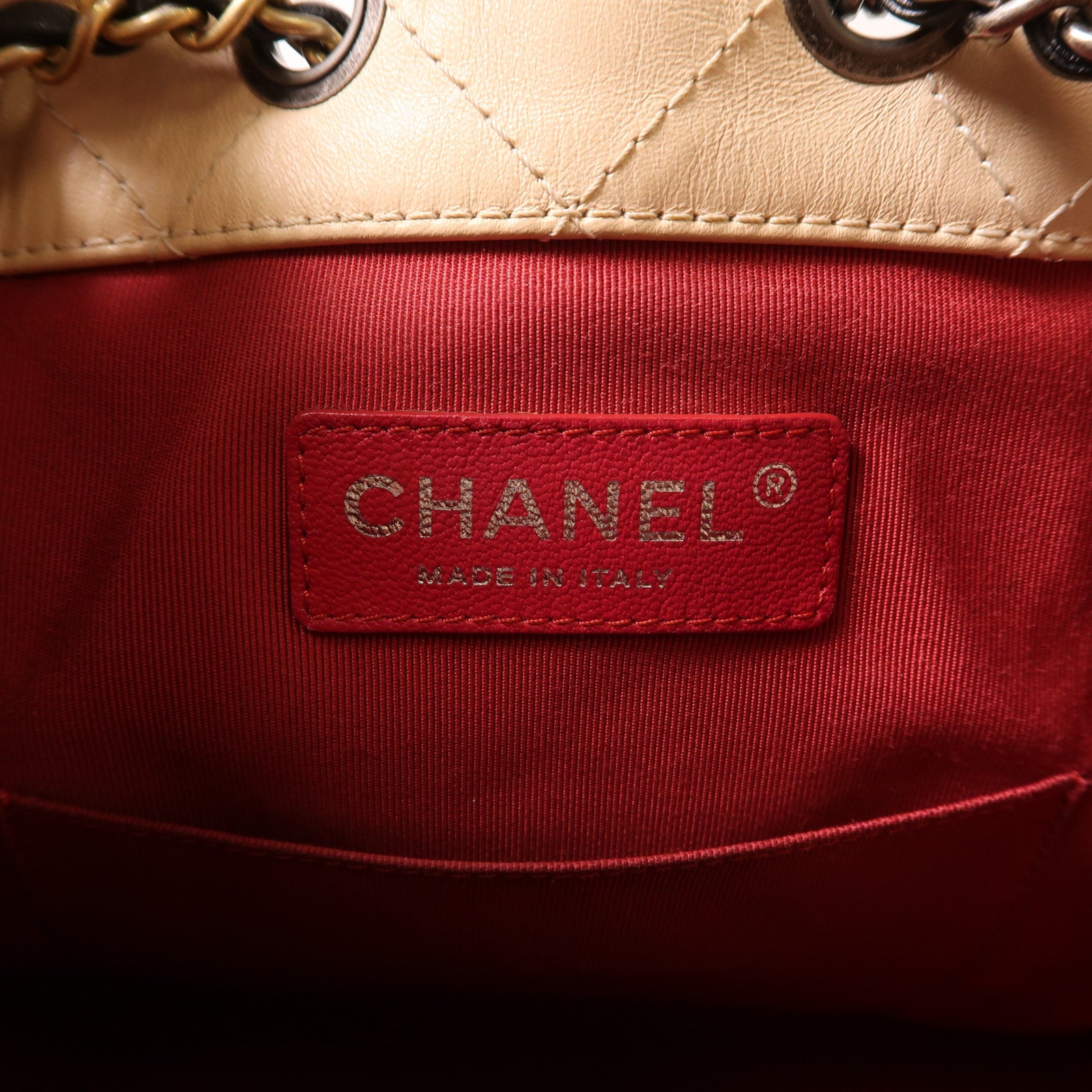 CHANEL 牛皮皮革Gabrielle Rucksack銀扣/金扣鏈帶背包米色/黑色