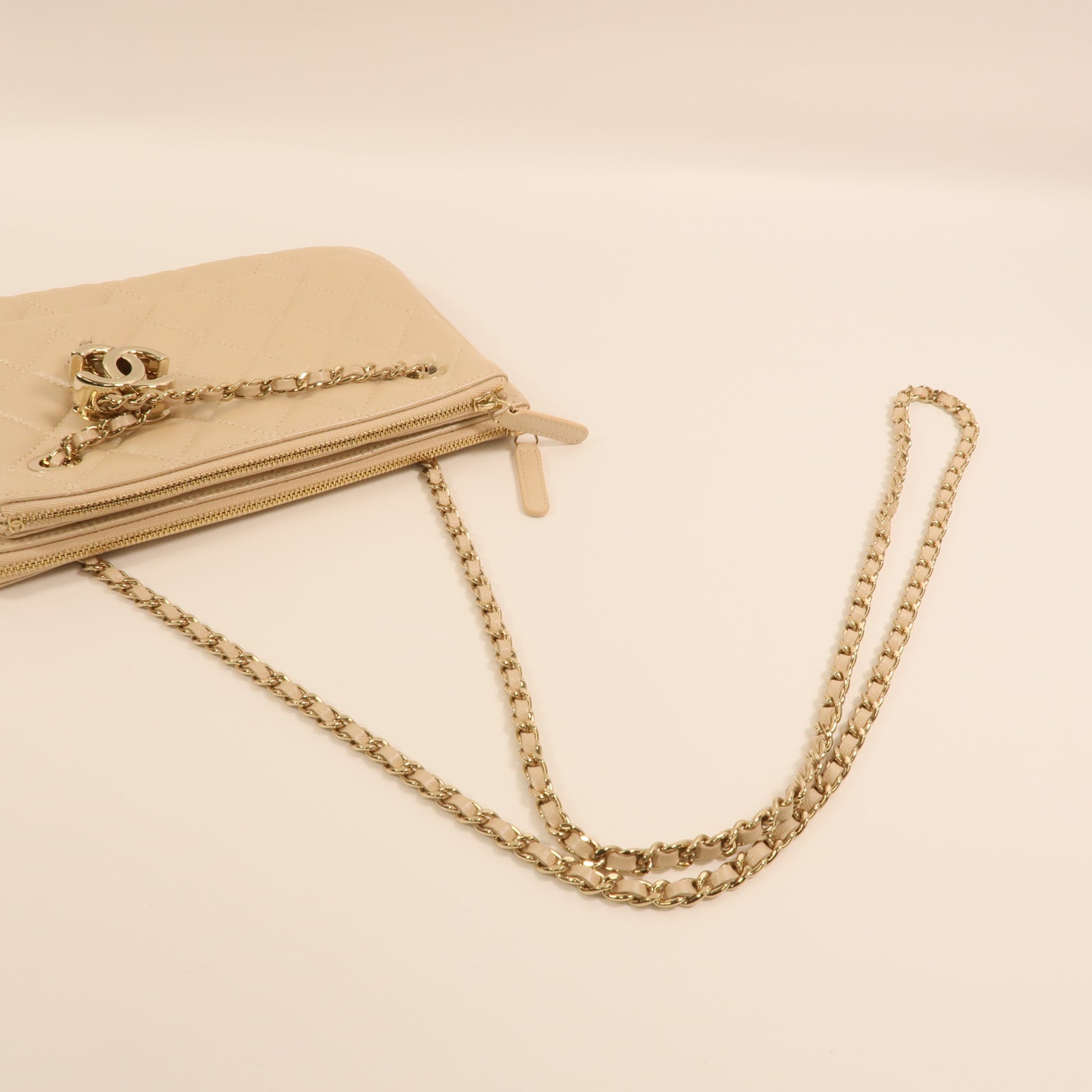CHANEL 羊皮皮革Drawstring Double Zip Crossbody Bag金扣鏈帶肩背袋