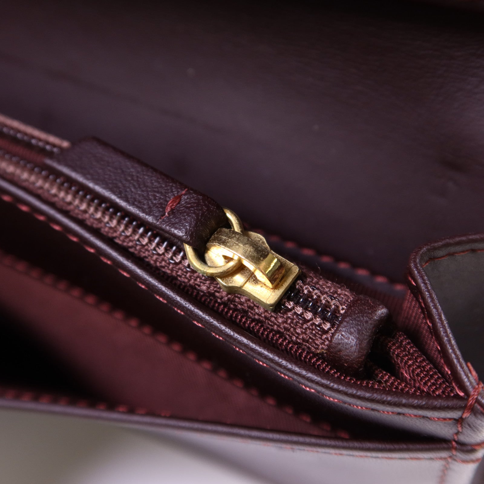 CHANEL 牛皮皮革Bifold Long Wallet金扣長錢包